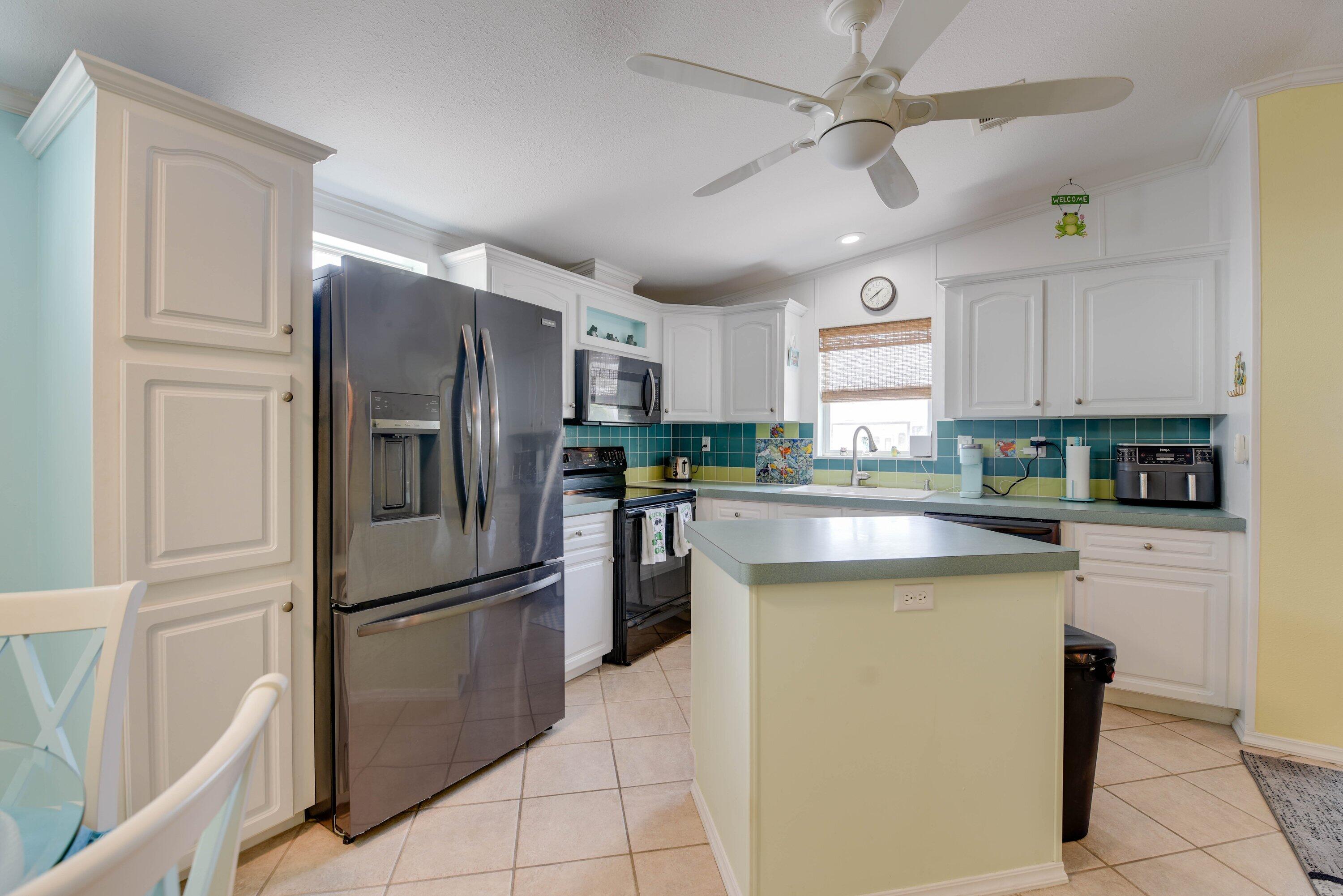 701 Spanish Main Drive, 635 Property Photo 4