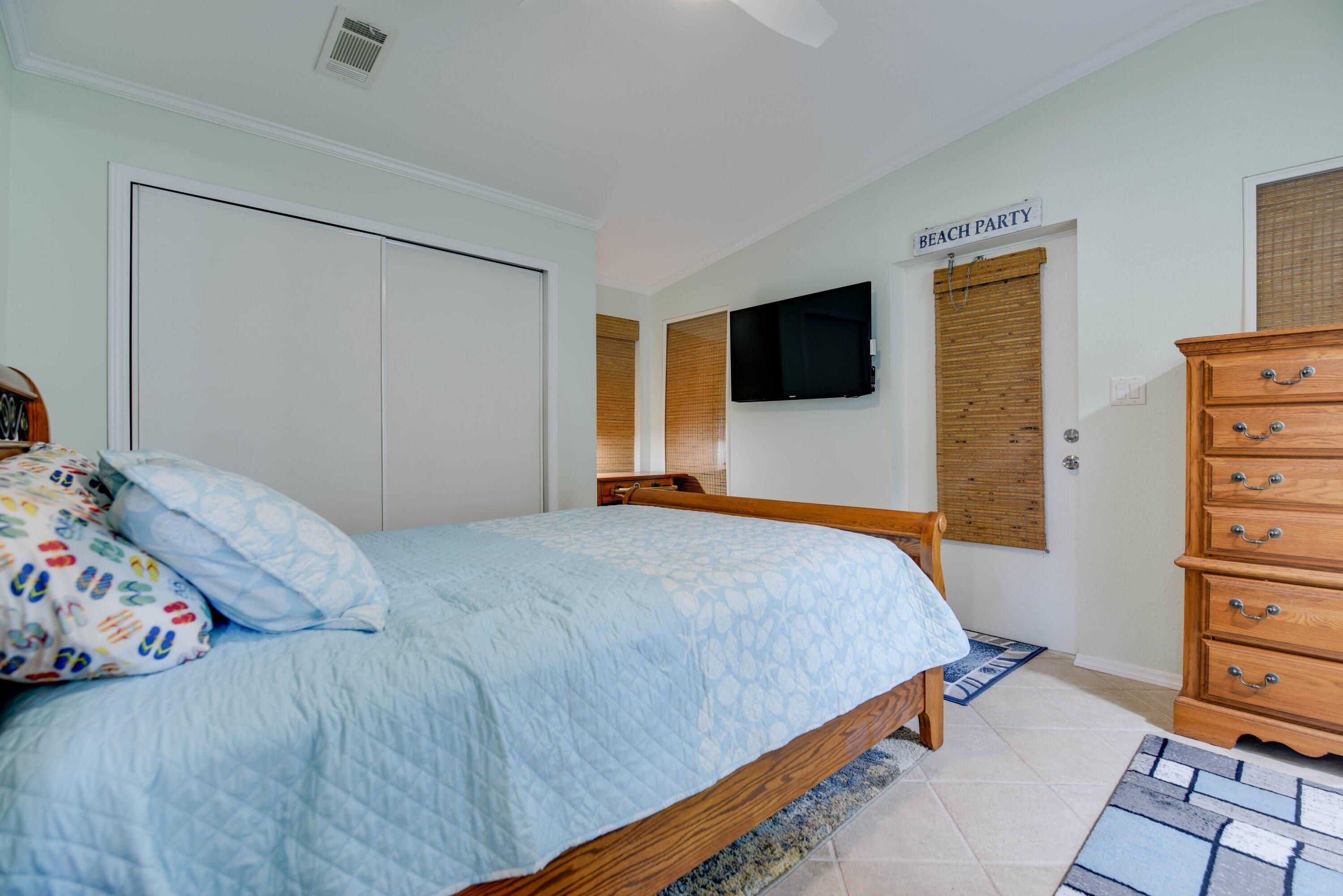 701 Spanish Main Drive, 635 Property Photo 11