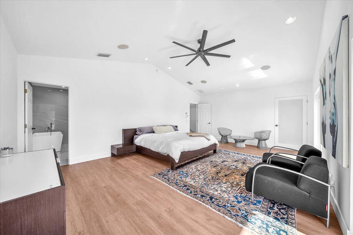 9 North Drive Property Photo 20