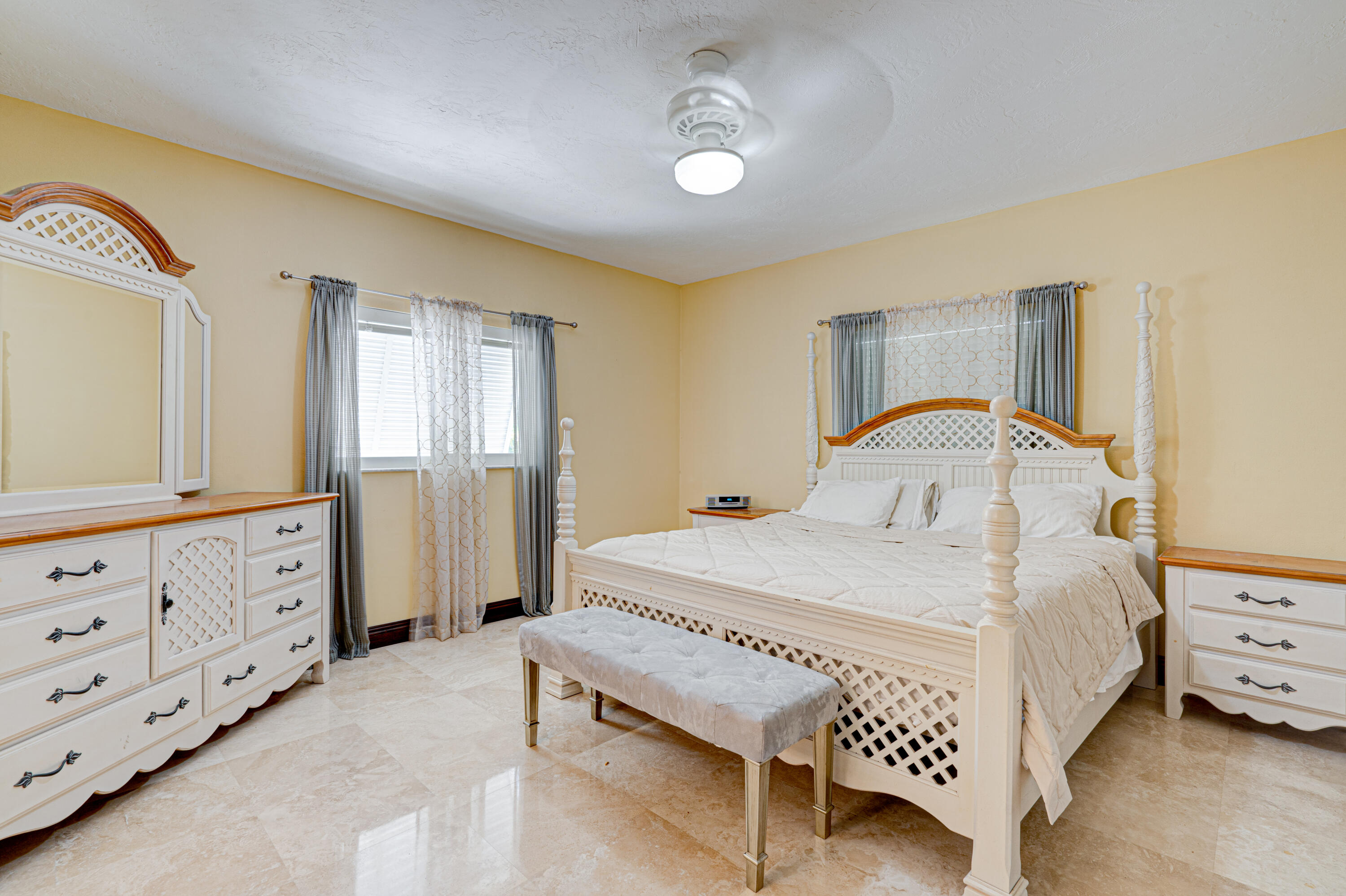 1123 Grand Street Property Photo 52