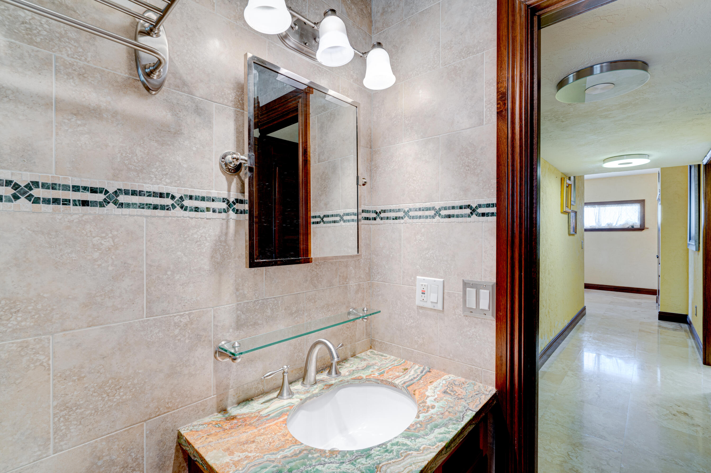 1123 Grand Street Property Photo 68