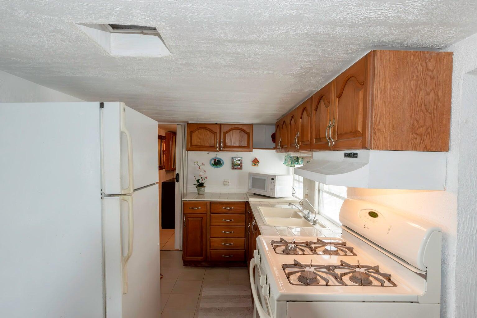 701 Spanish Main Drive, 457 Property Photo 9