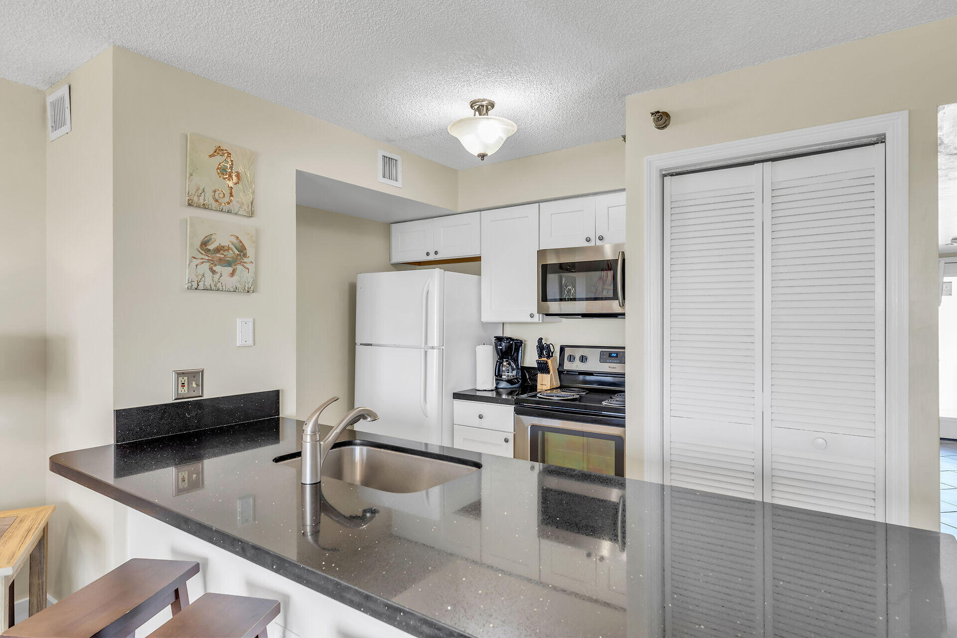 500 Burton Drive, 3310 Property Photo 10