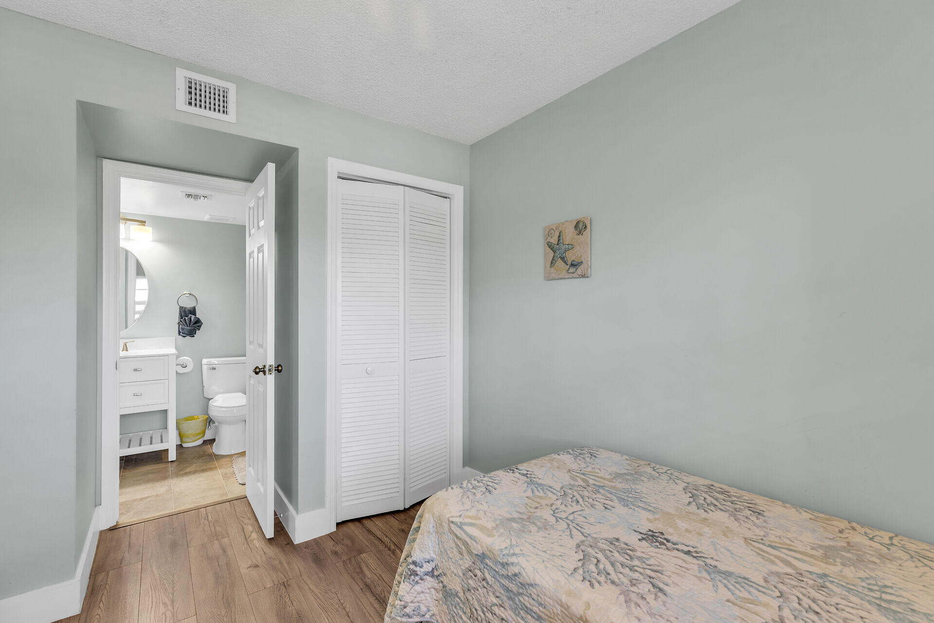 500 Burton Drive, 3310 Property Photo 16