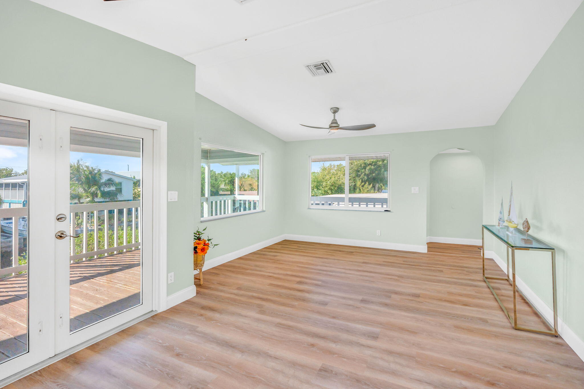 29048 Iris Drive Property Photo 7