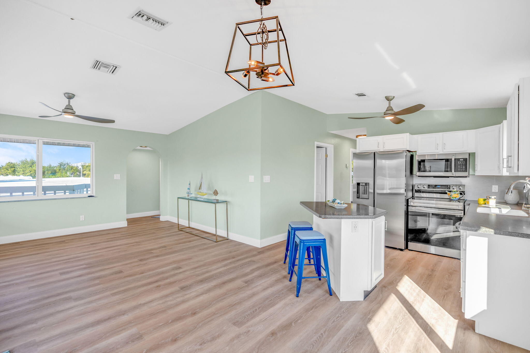 29048 Iris Drive Property Photo 8