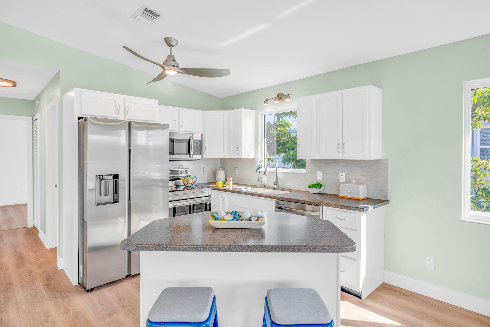 29048 Iris Drive Property Photo 9