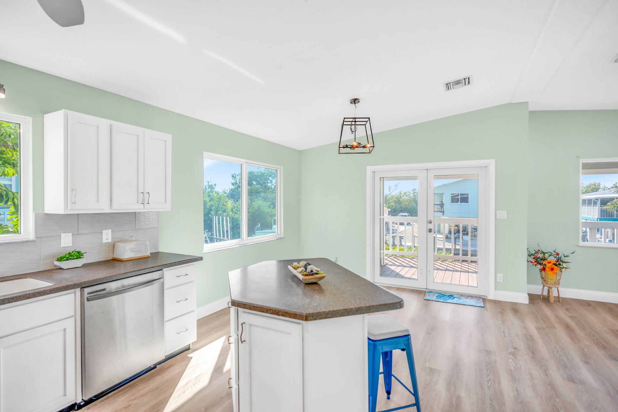 29048 Iris Drive Property Photo 13