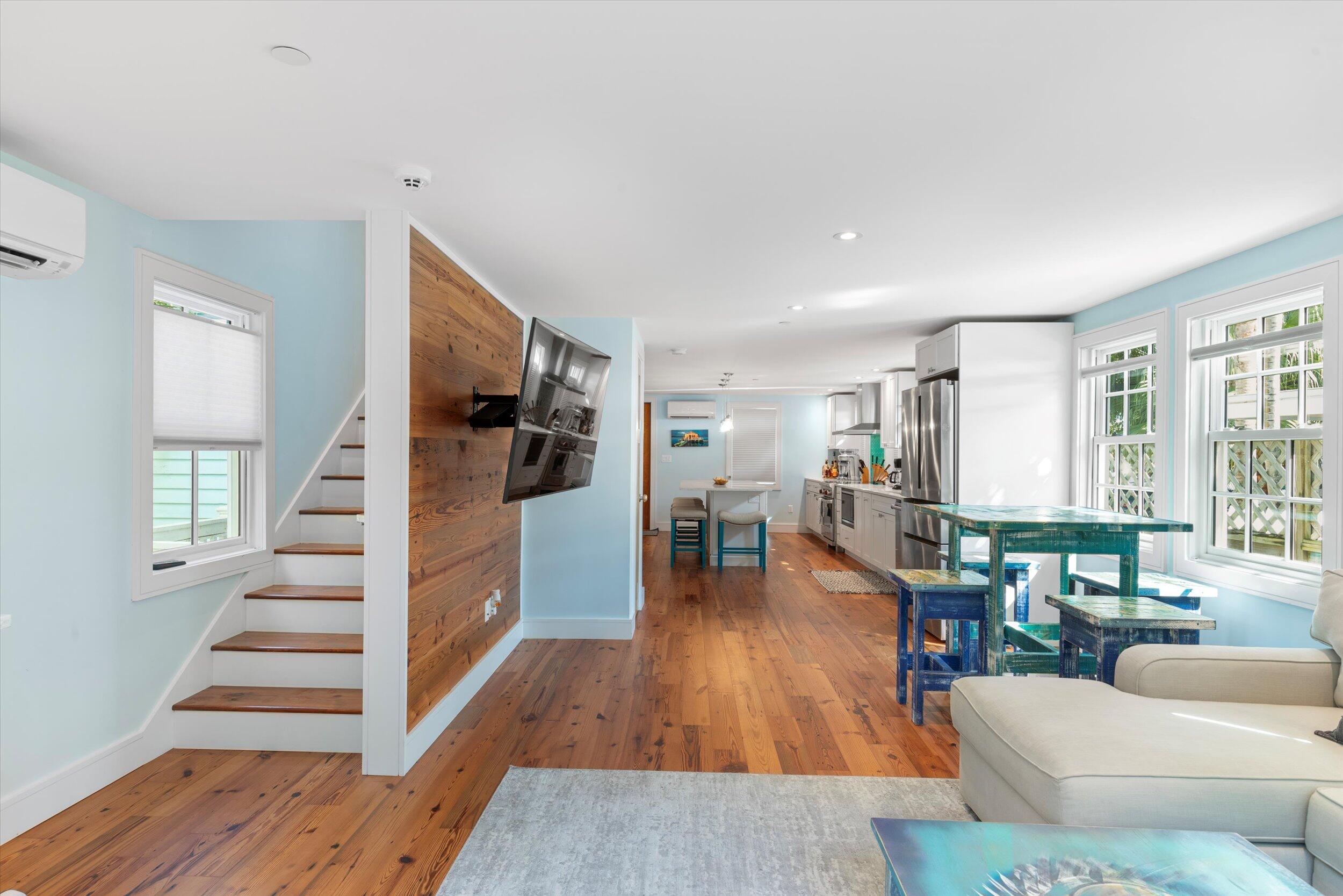 312 Margaret Street Property Photo 15
