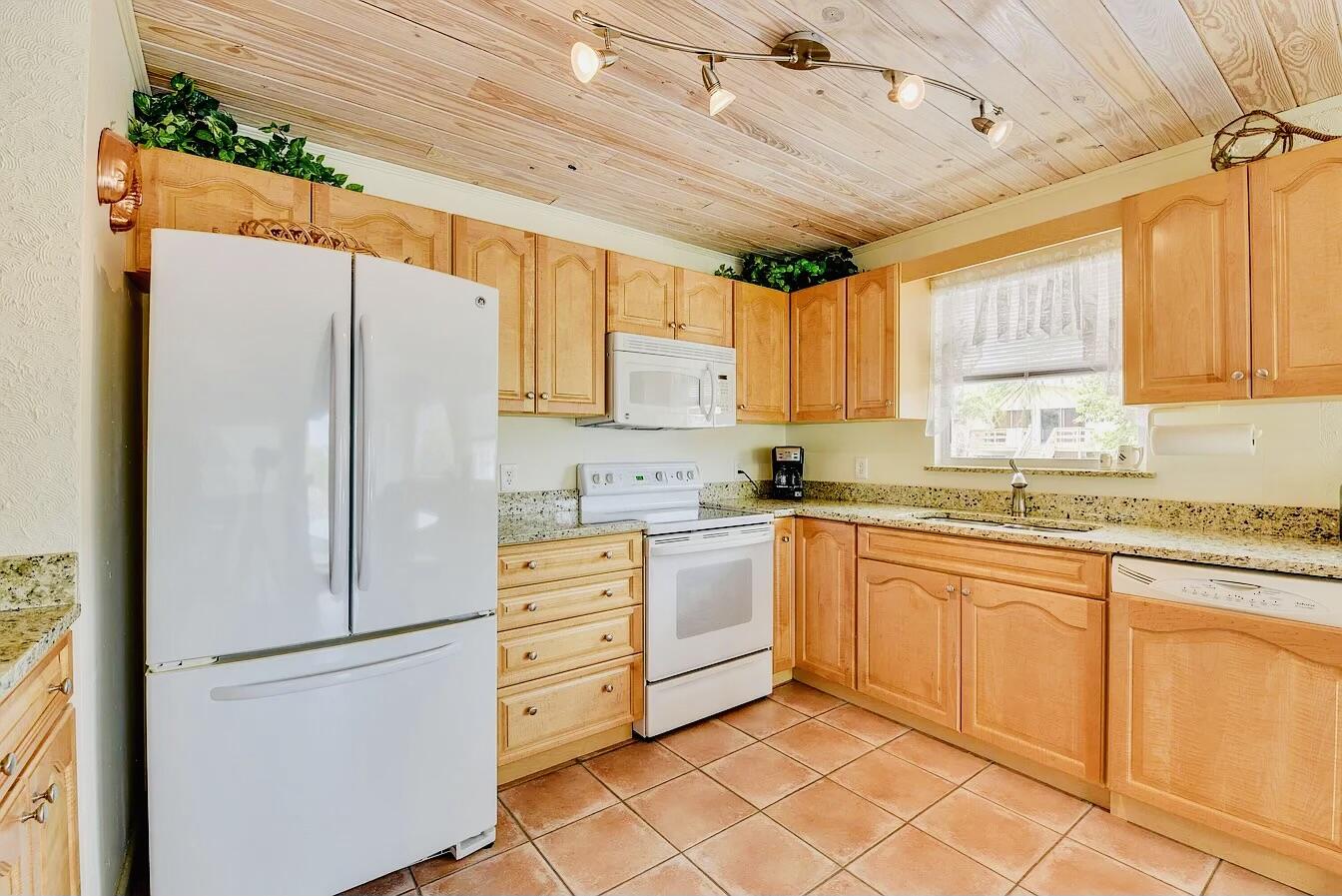 1540 Lantana Lane Property Photo 4