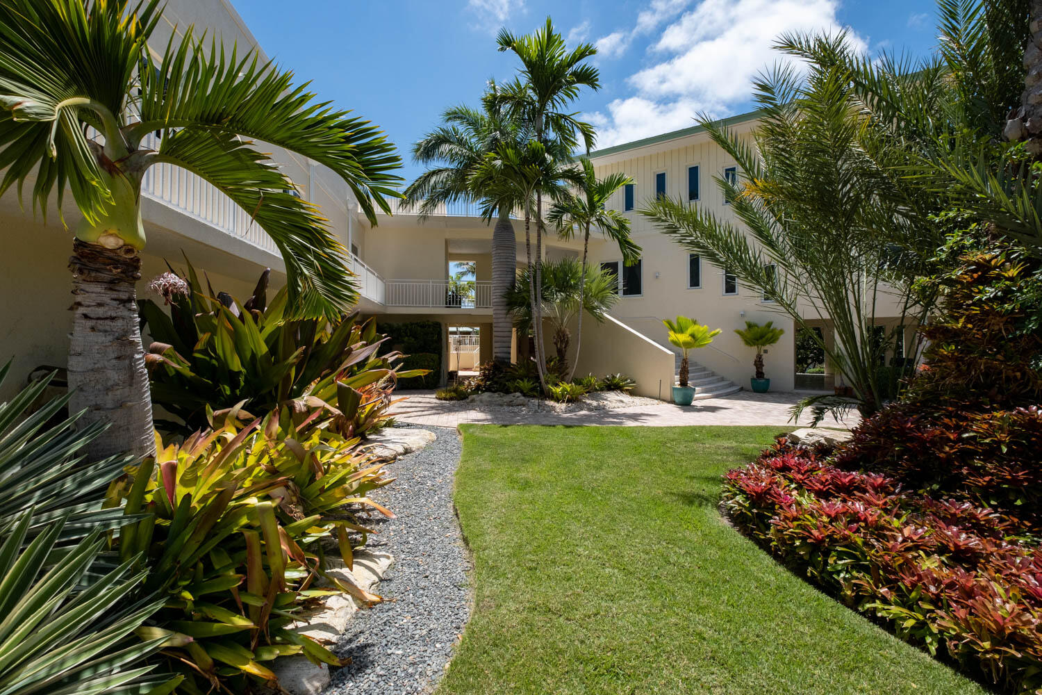 170 Sapodilla Drive Property Photo 3