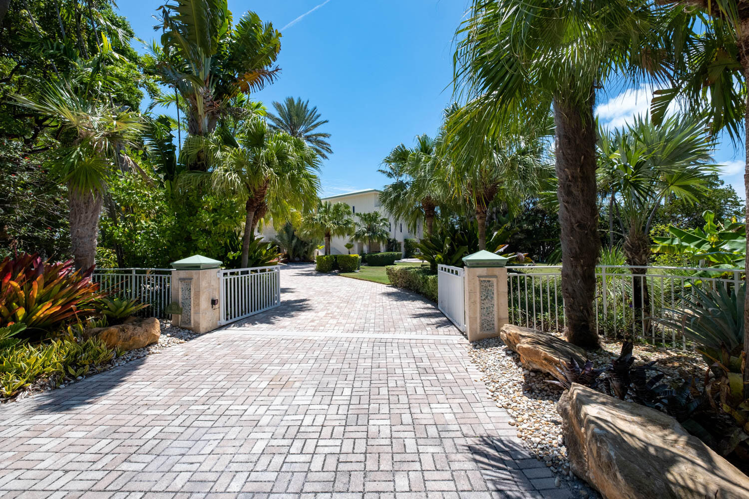 170 Sapodilla Drive Property Photo 4