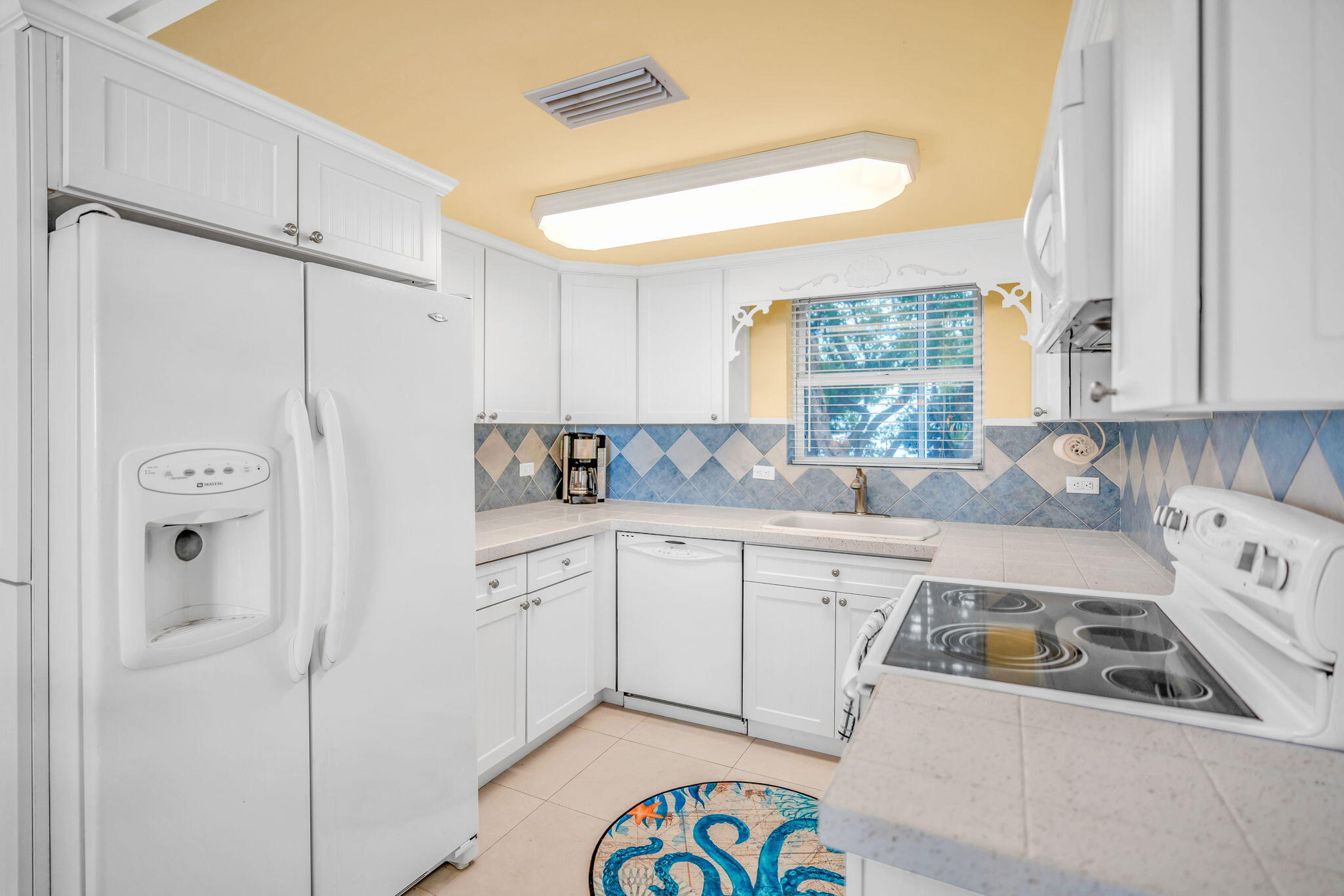 200 Harborview Drive, 101 Property Photo 10