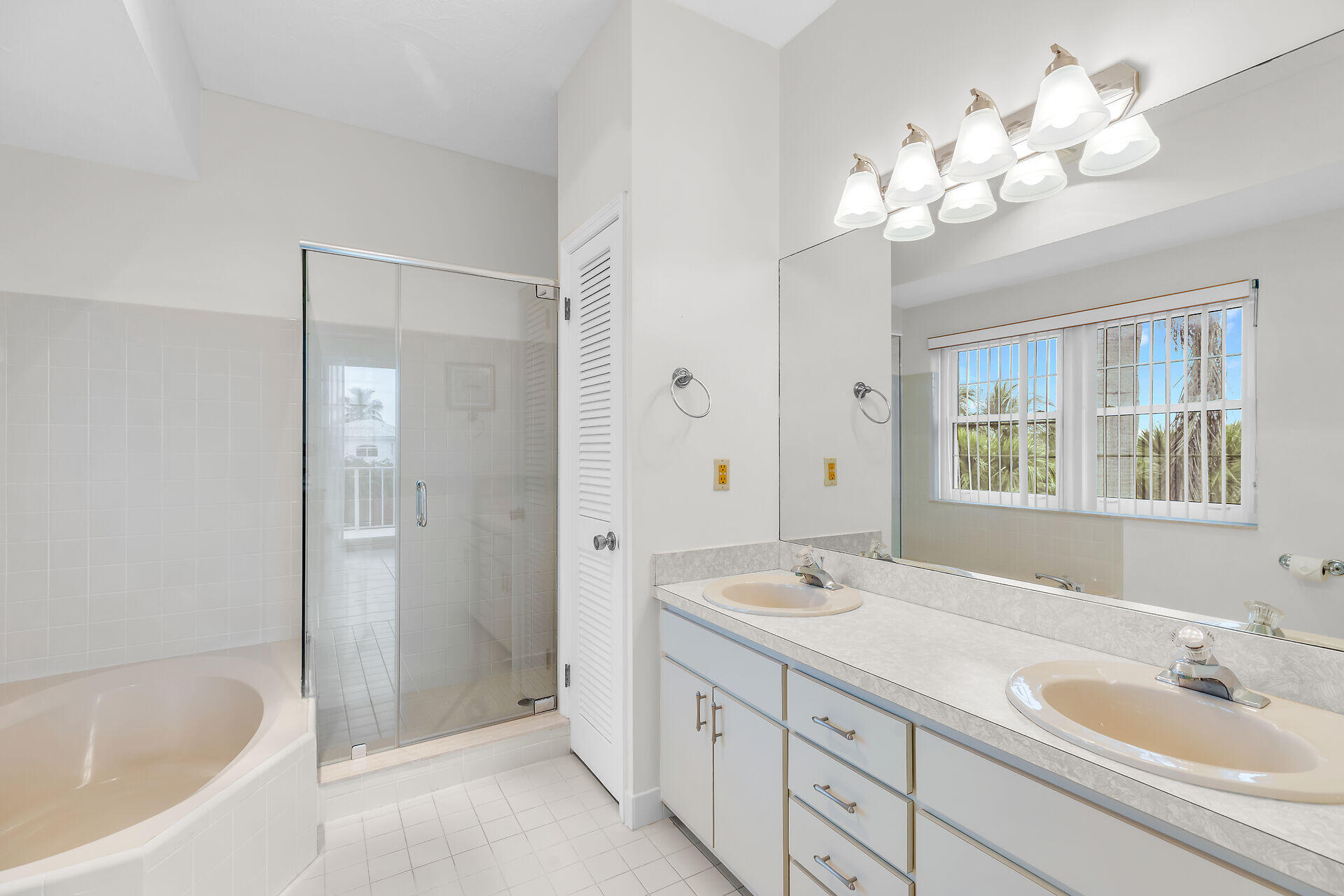 117 Coco Plum Drive, 14 Property Photo 23