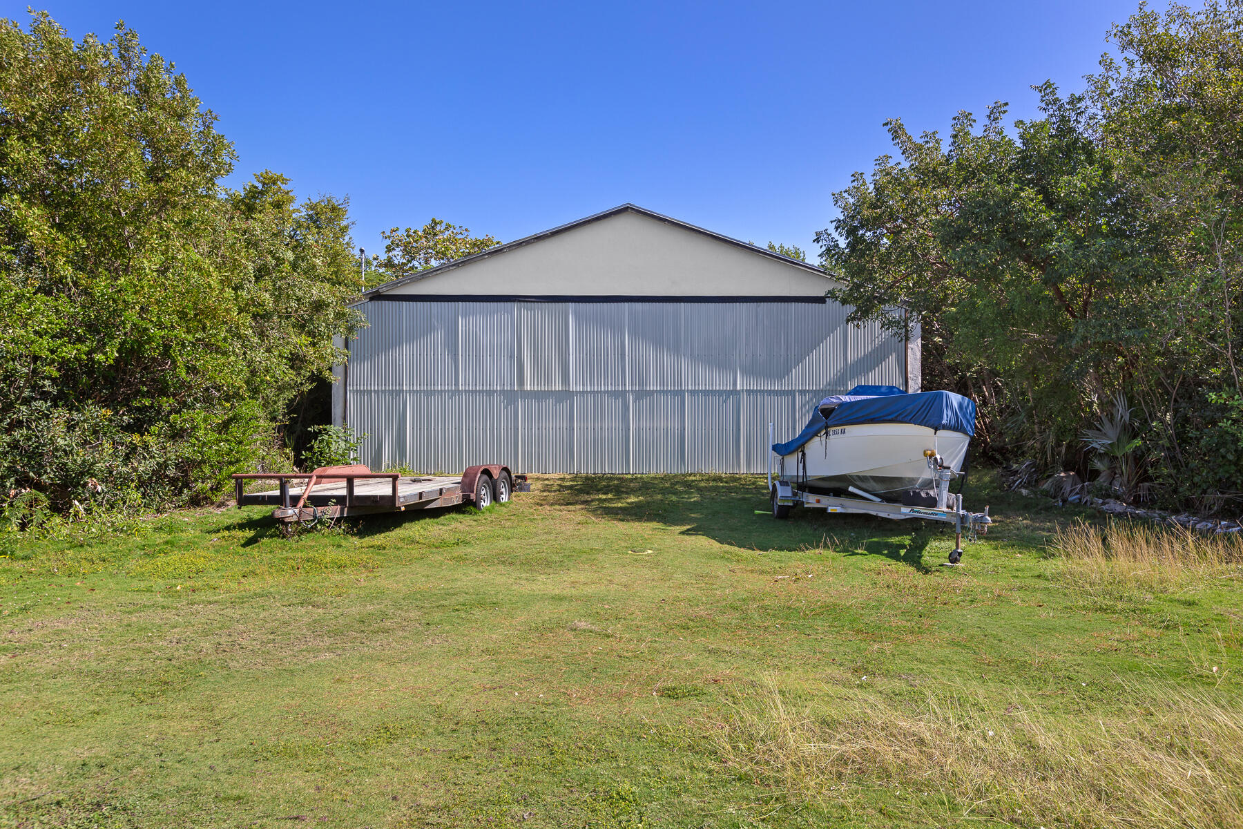 529 W Shore Drive Property Photo 7