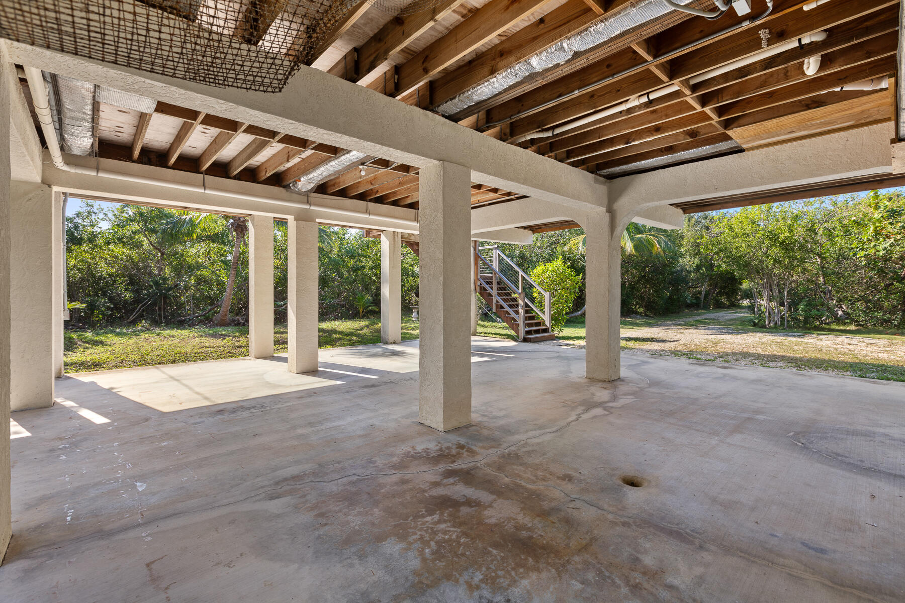 529 W Shore Drive Property Photo 8