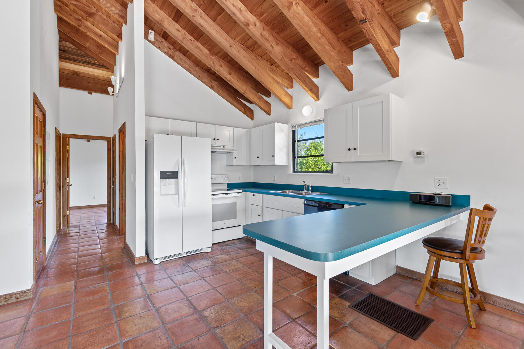529 W Shore Drive Property Photo 19
