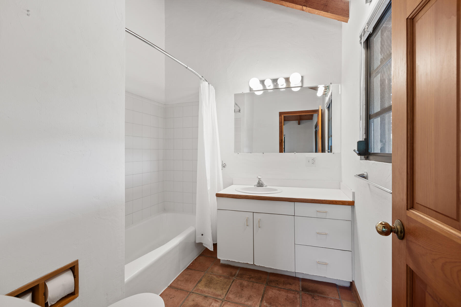 529 W Shore Drive Property Photo 22
