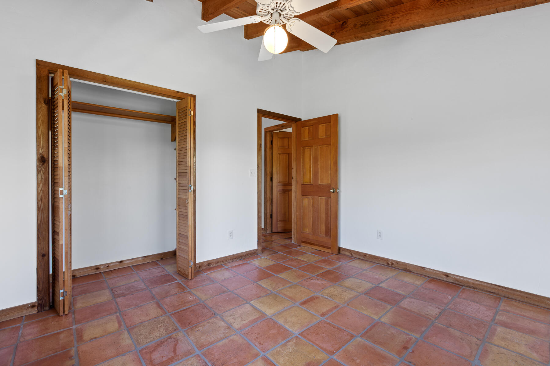 529 W Shore Drive Property Photo 23