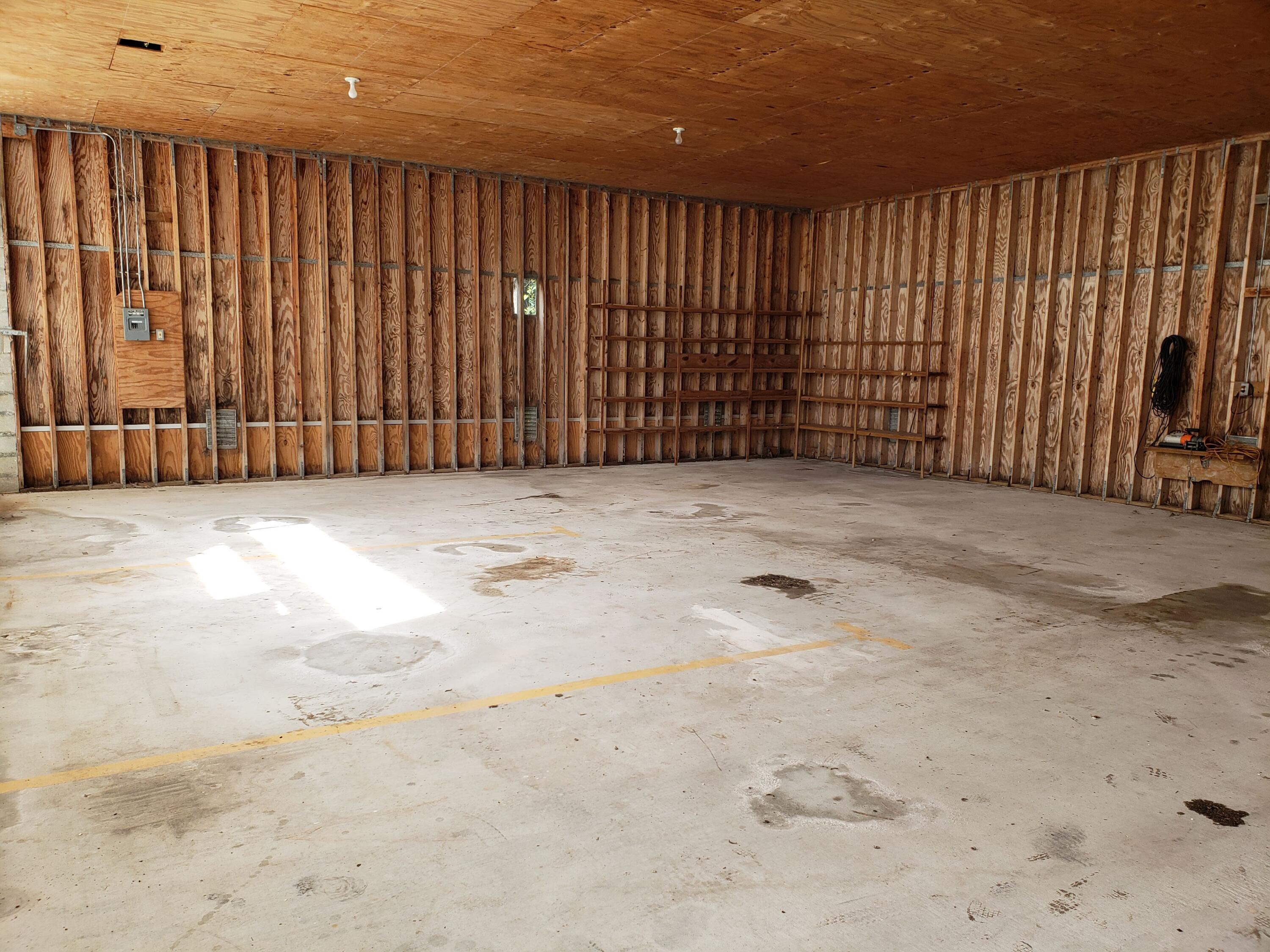 529 W Shore Drive Property Photo 26