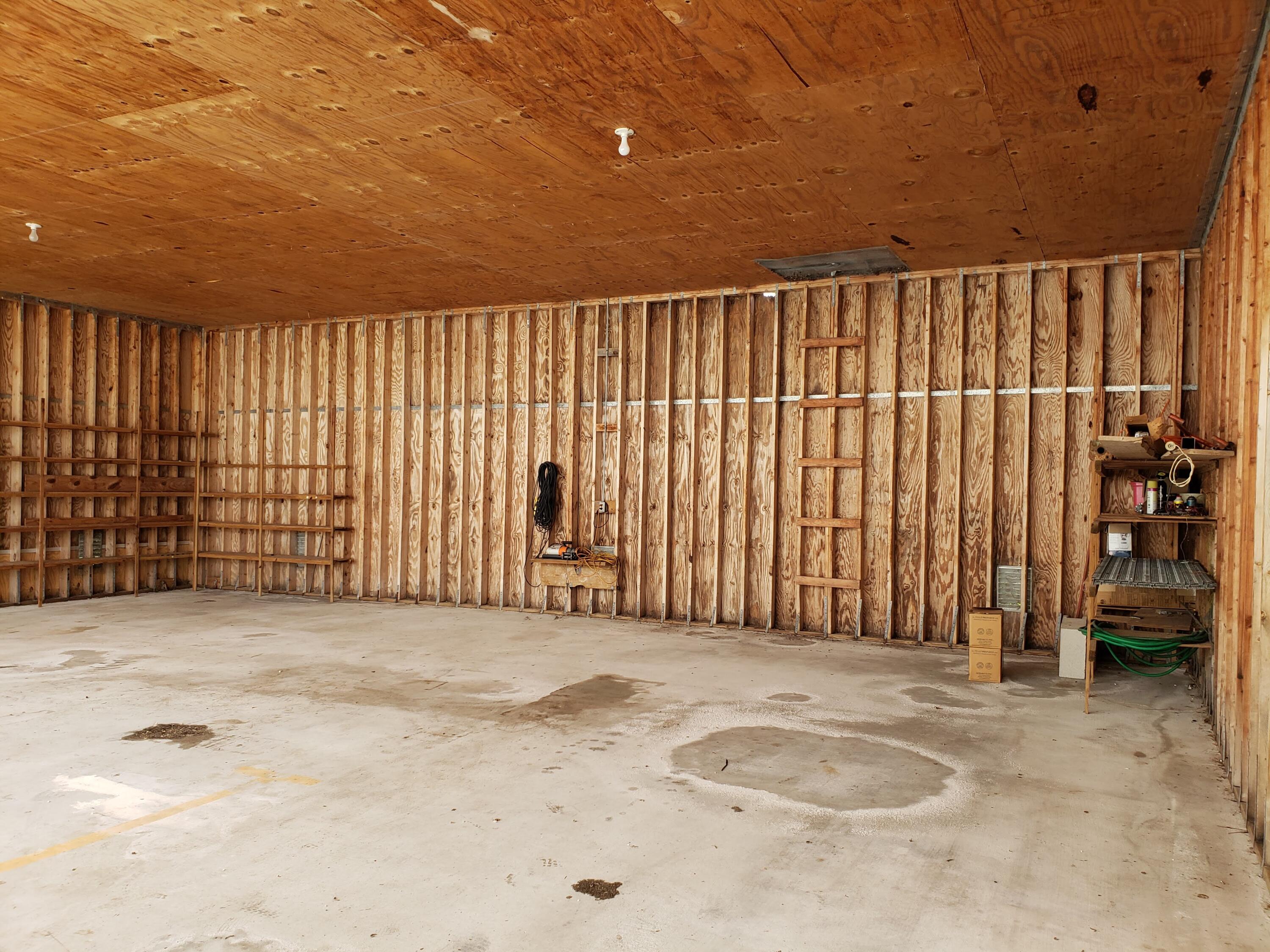 529 W Shore Drive Property Photo 27