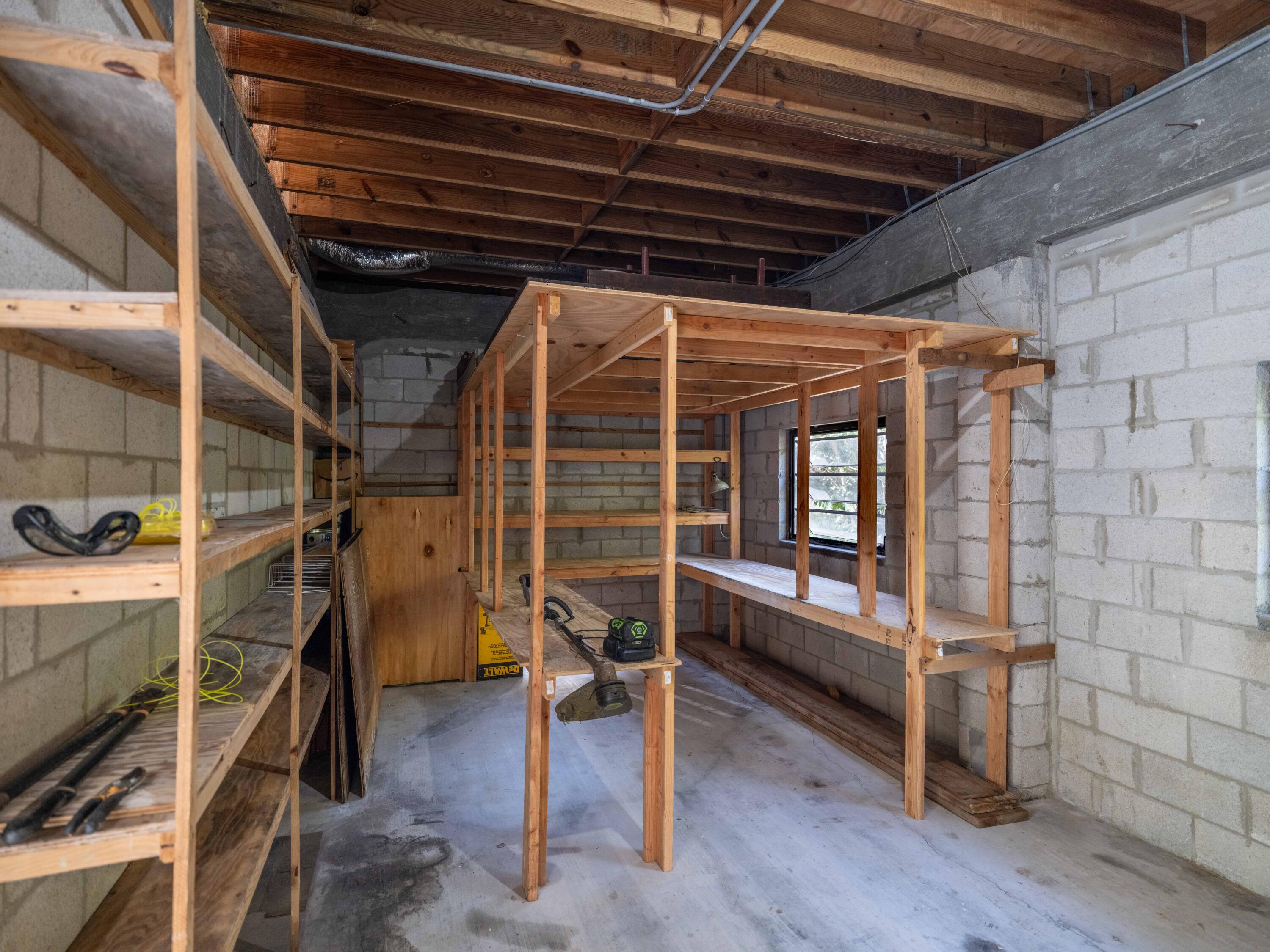 529 W Shore Drive Property Photo 37