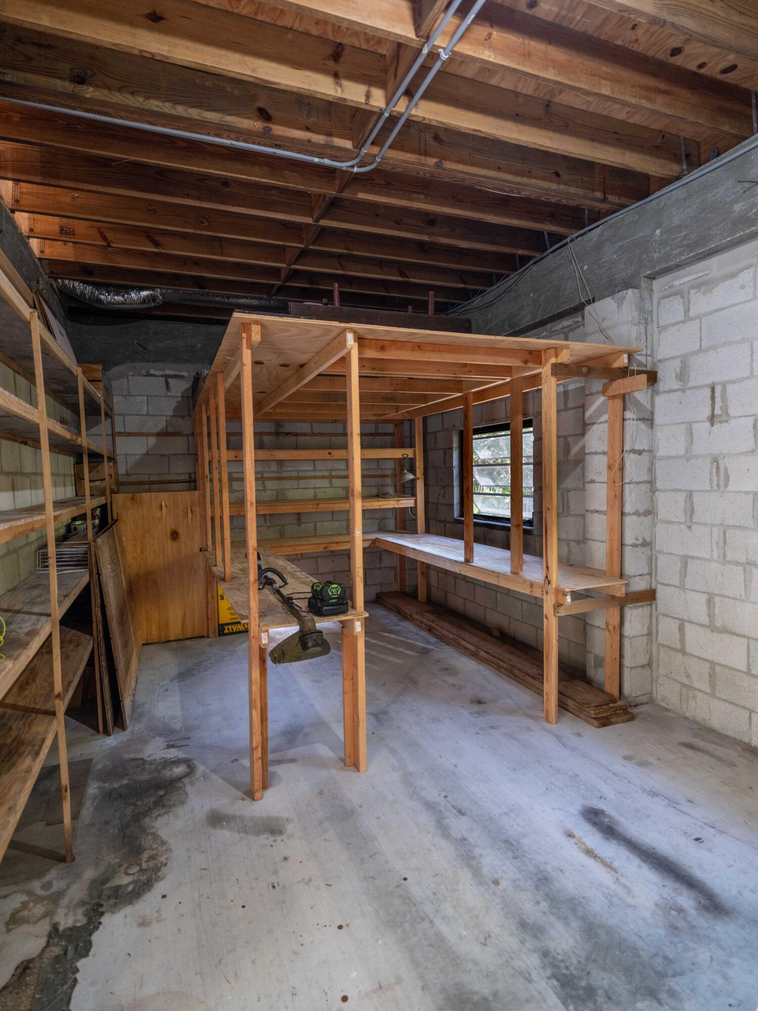 529 W Shore Drive Property Photo 38