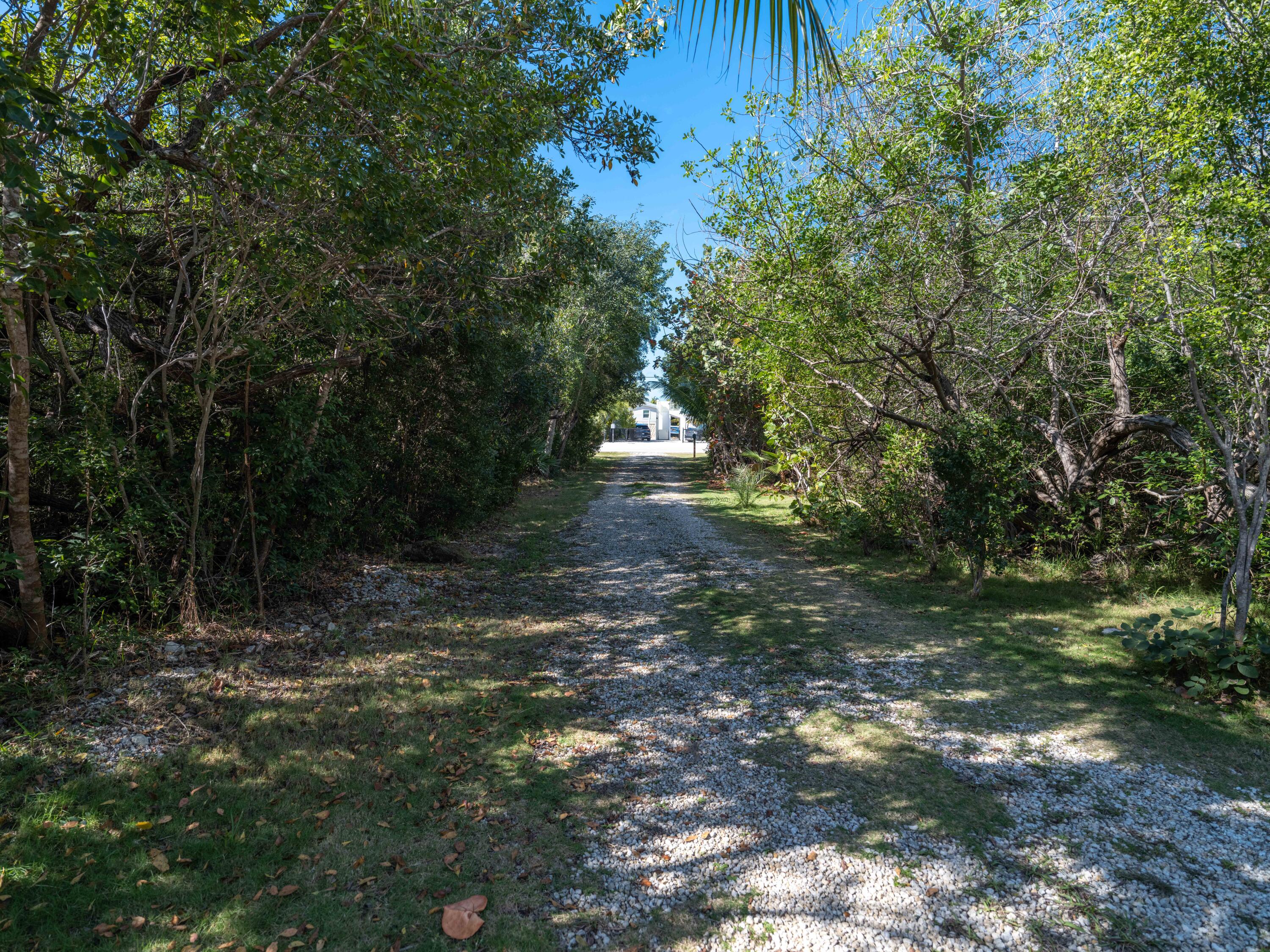 529 W Shore Drive Property Photo 40