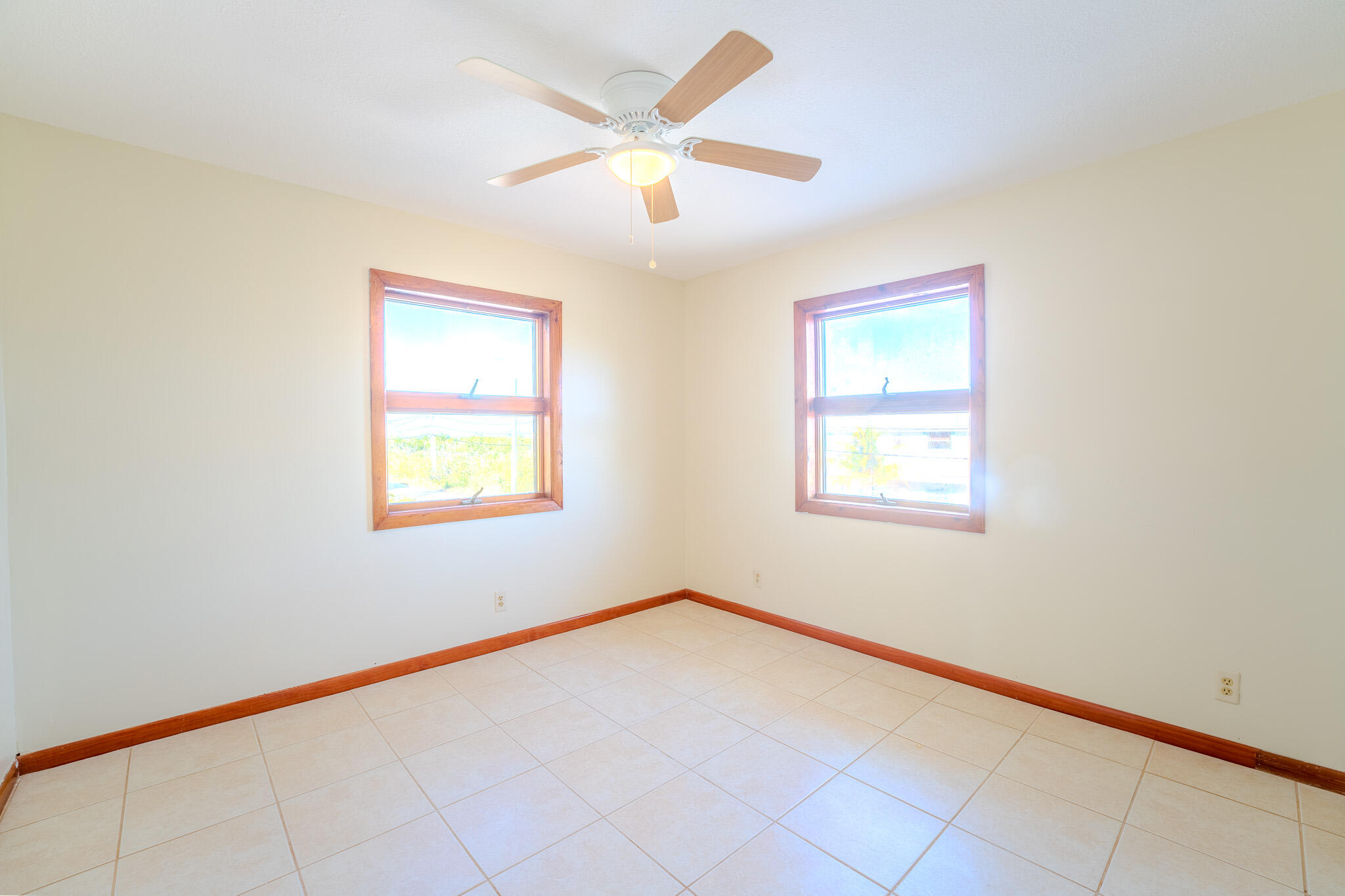 726 Jamaica Lane Property Photo 20