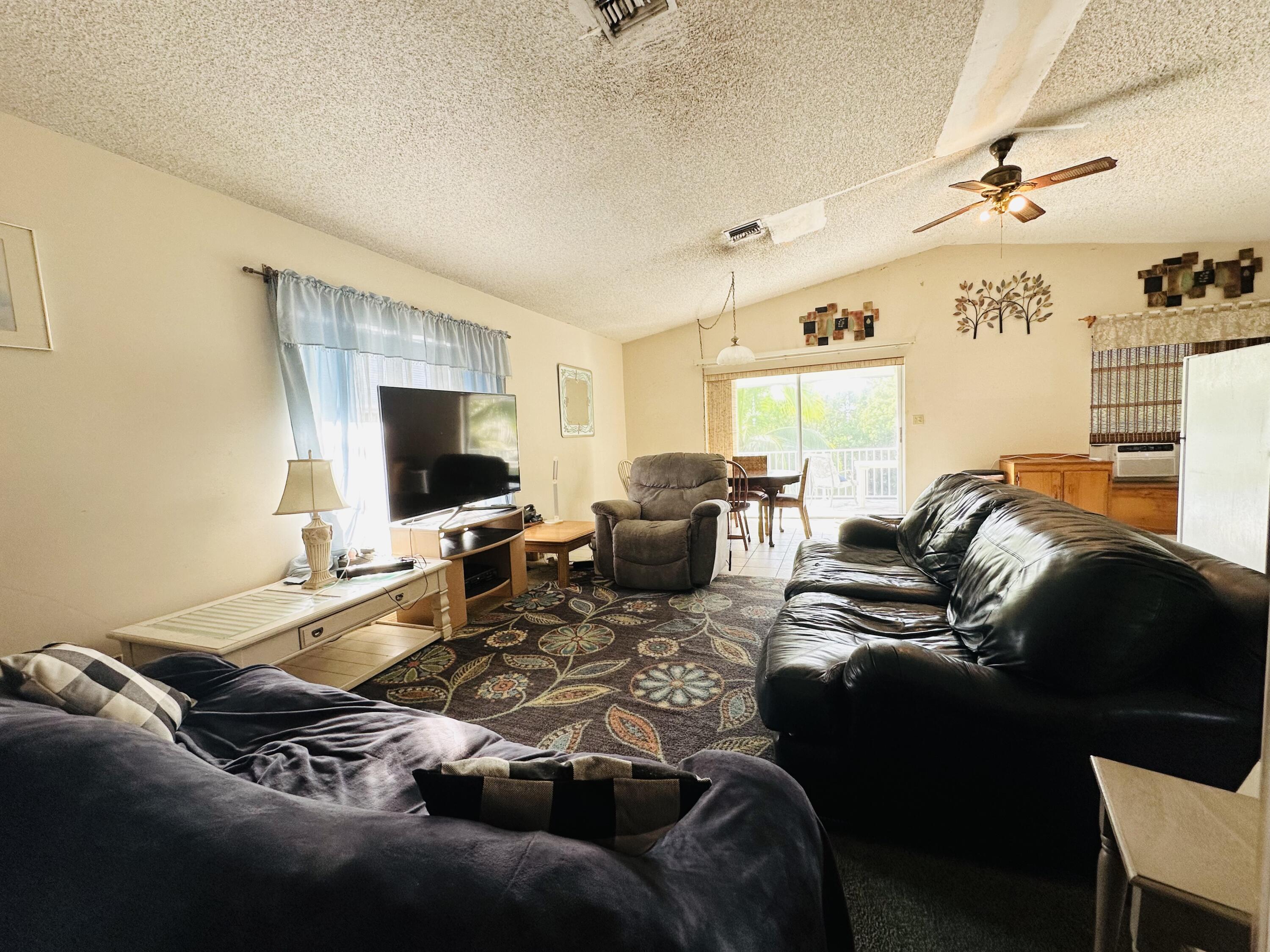 27390 Barbados Lane Property Photo 13