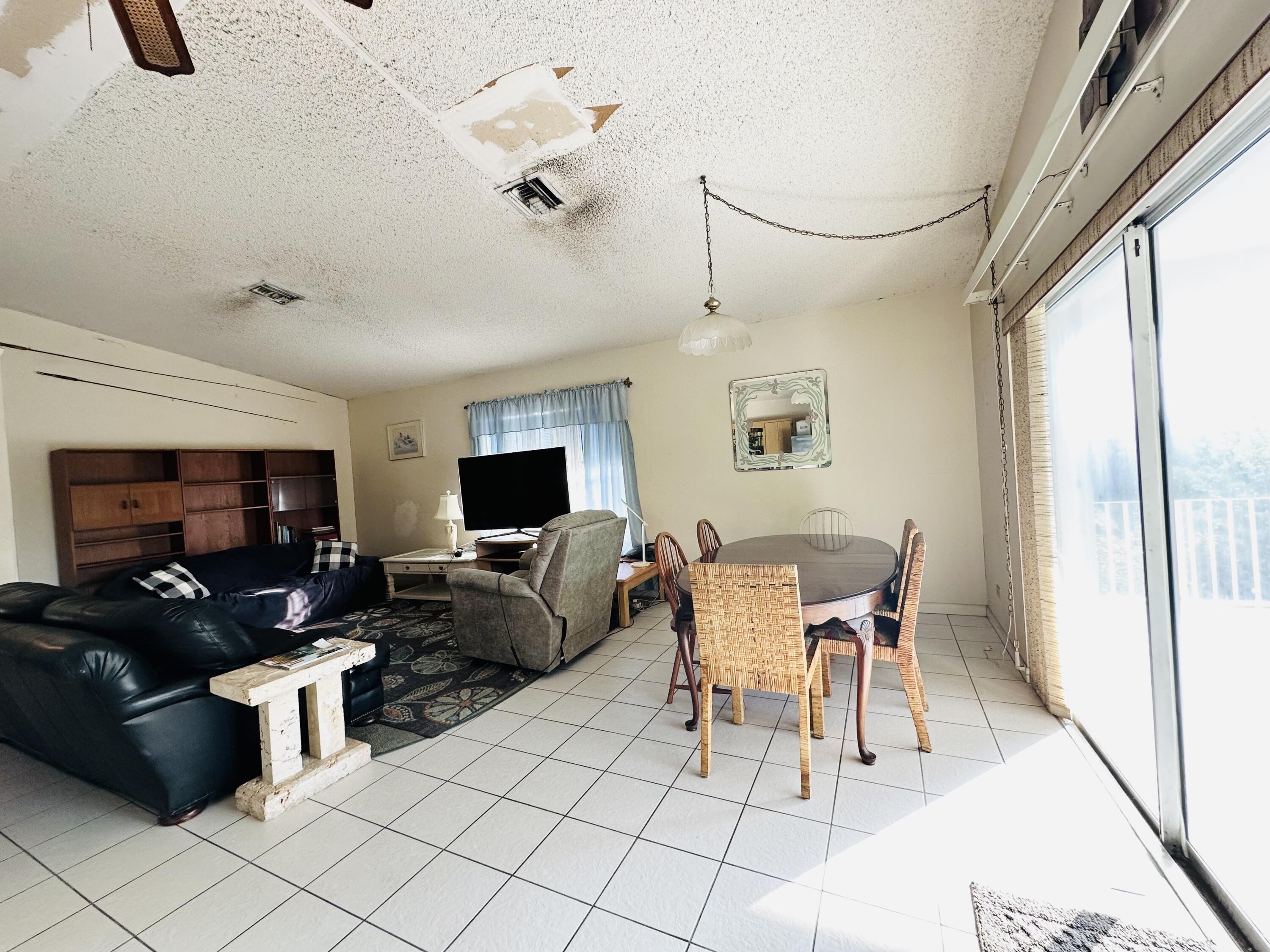 27390 Barbados Lane Property Photo 14