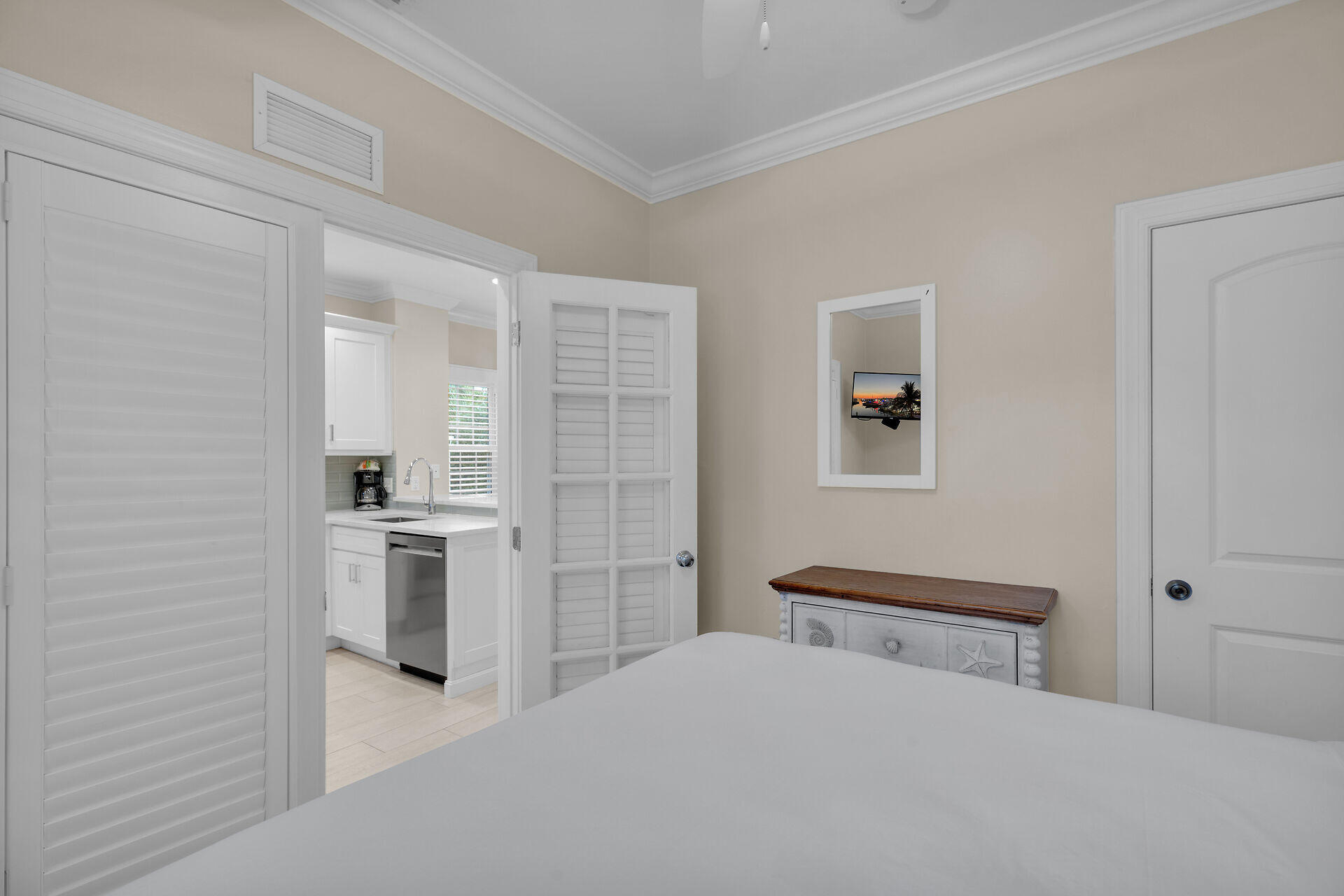 7090 Hawks Cay Boulevard Property Photo 15