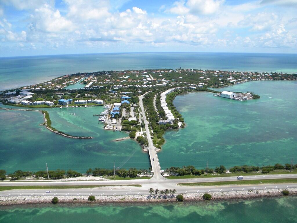 7090 Hawks Cay Boulevard Property Photo 42