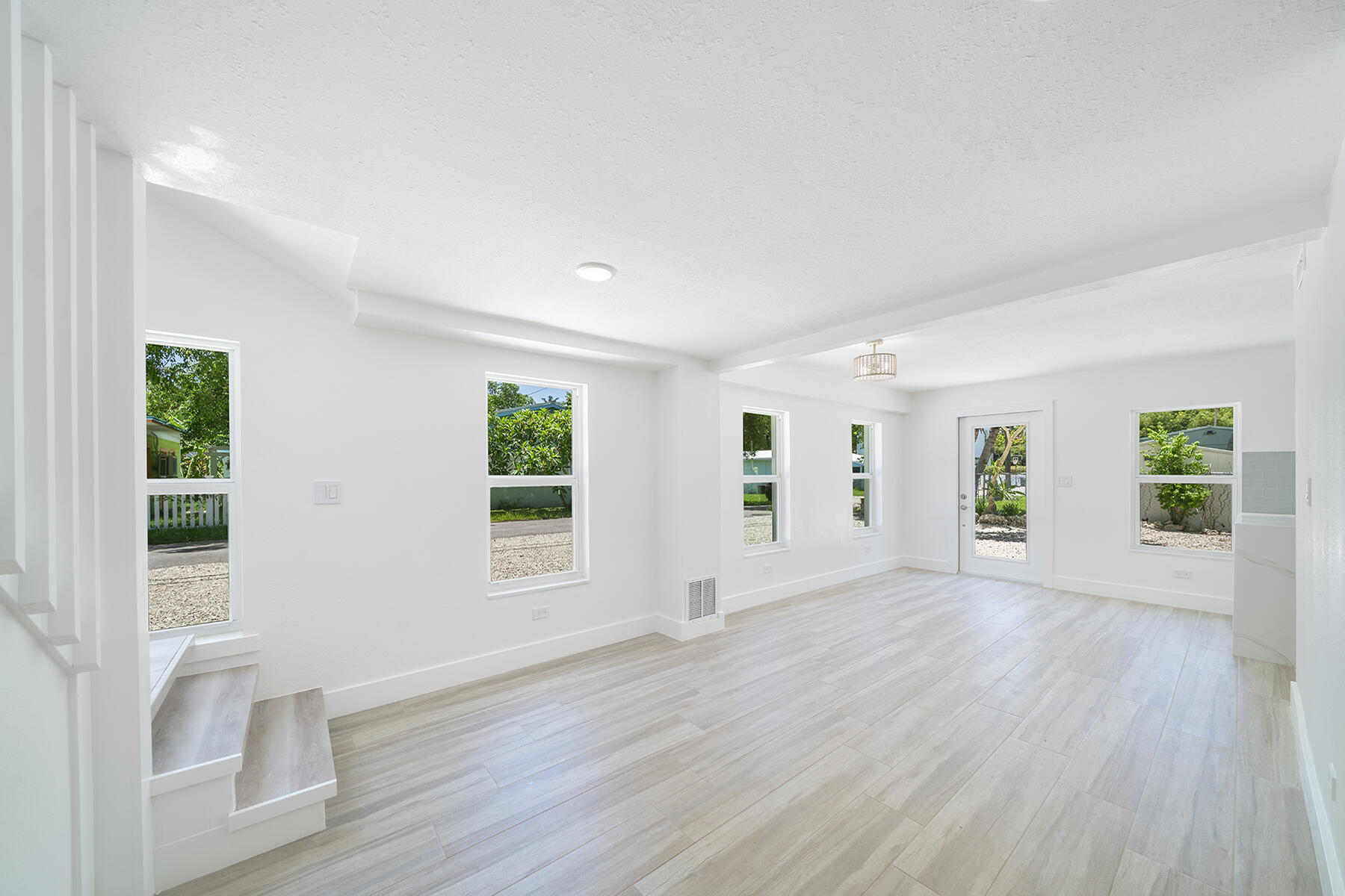 111 Hibiscus Drive Property Photo 11