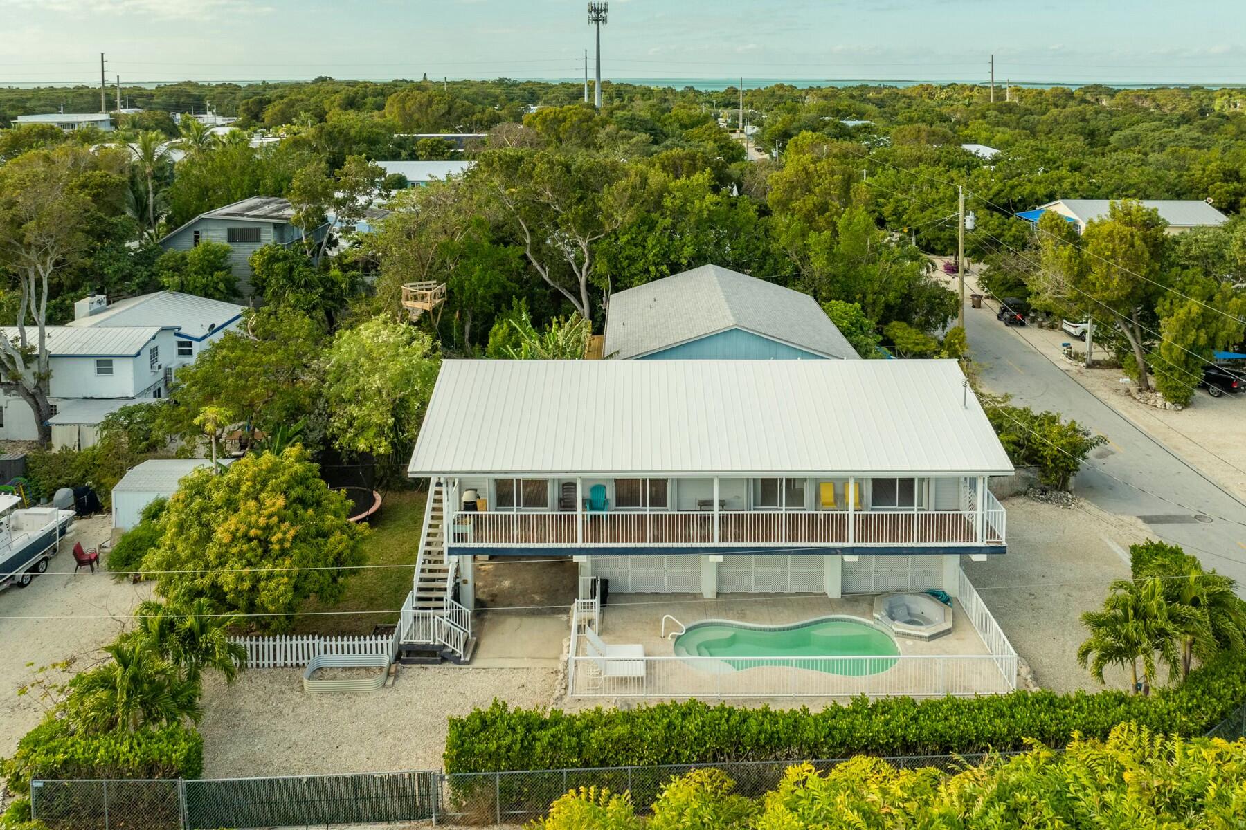 1010 Snapper Lane Property Photo 3