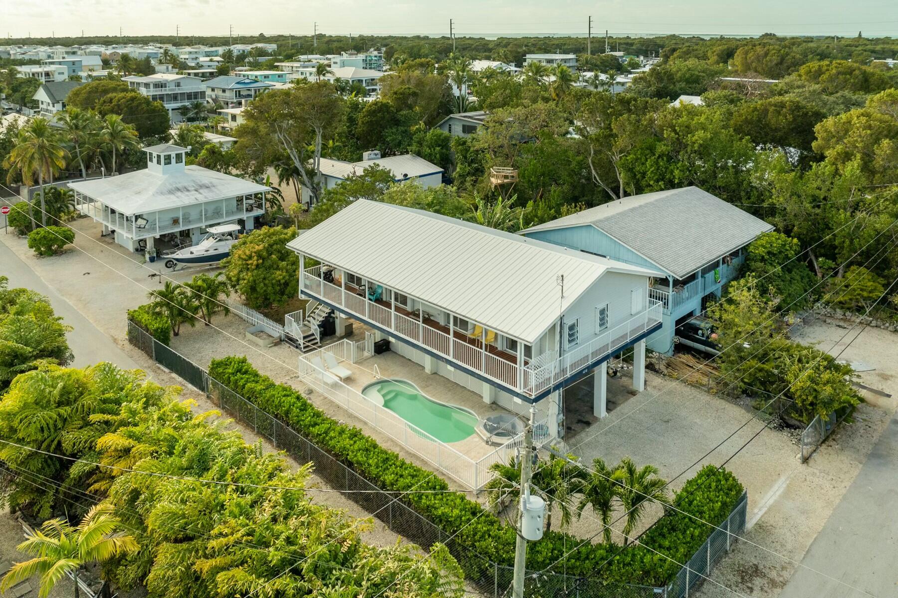 1010 Snapper Lane Property Photo 4