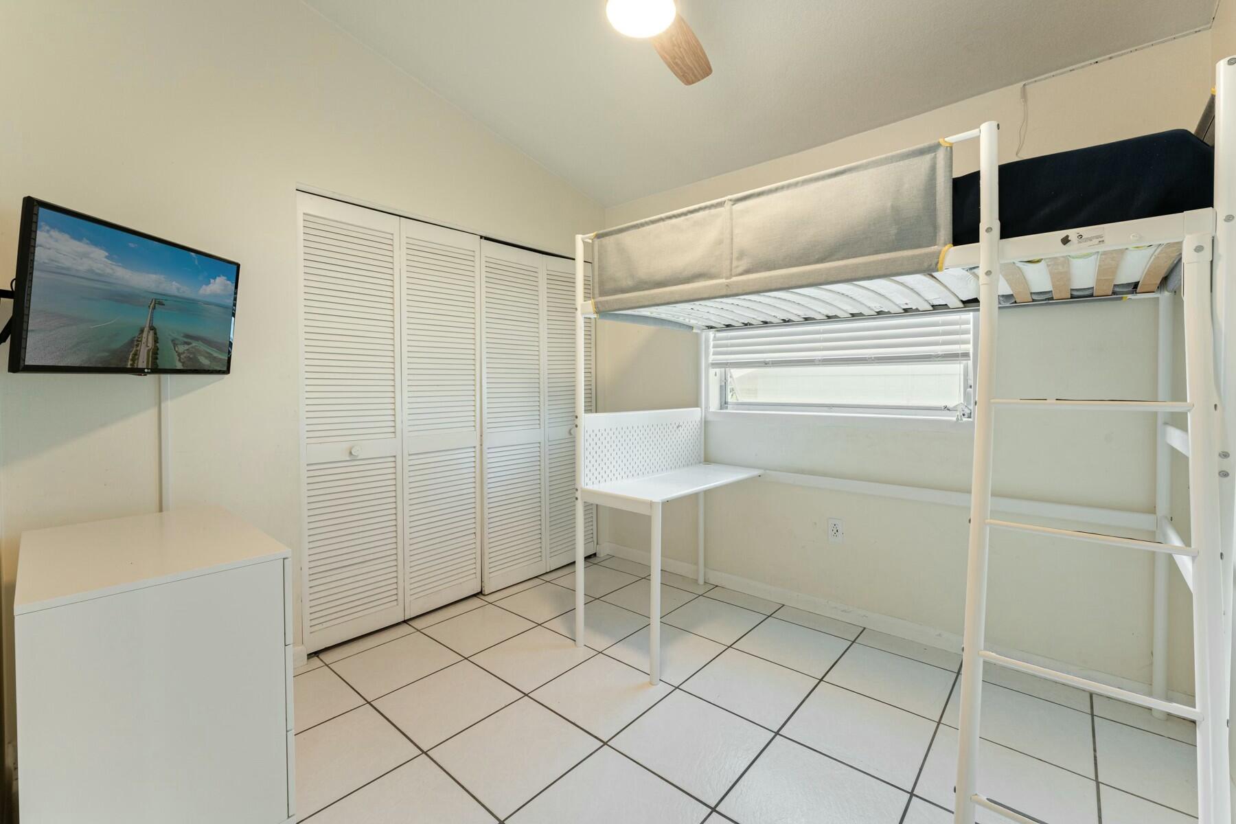 1010 Snapper Lane Property Photo 11