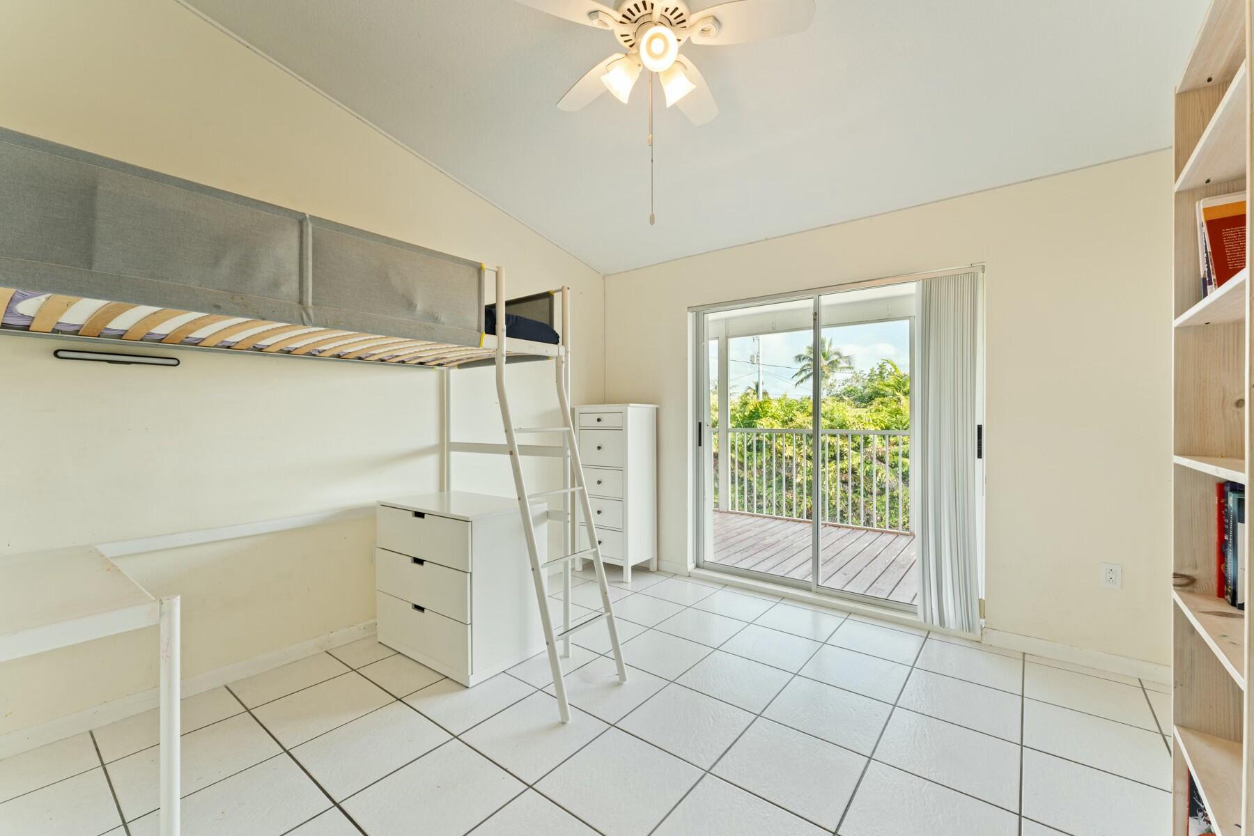 1010 Snapper Lane Property Photo 14
