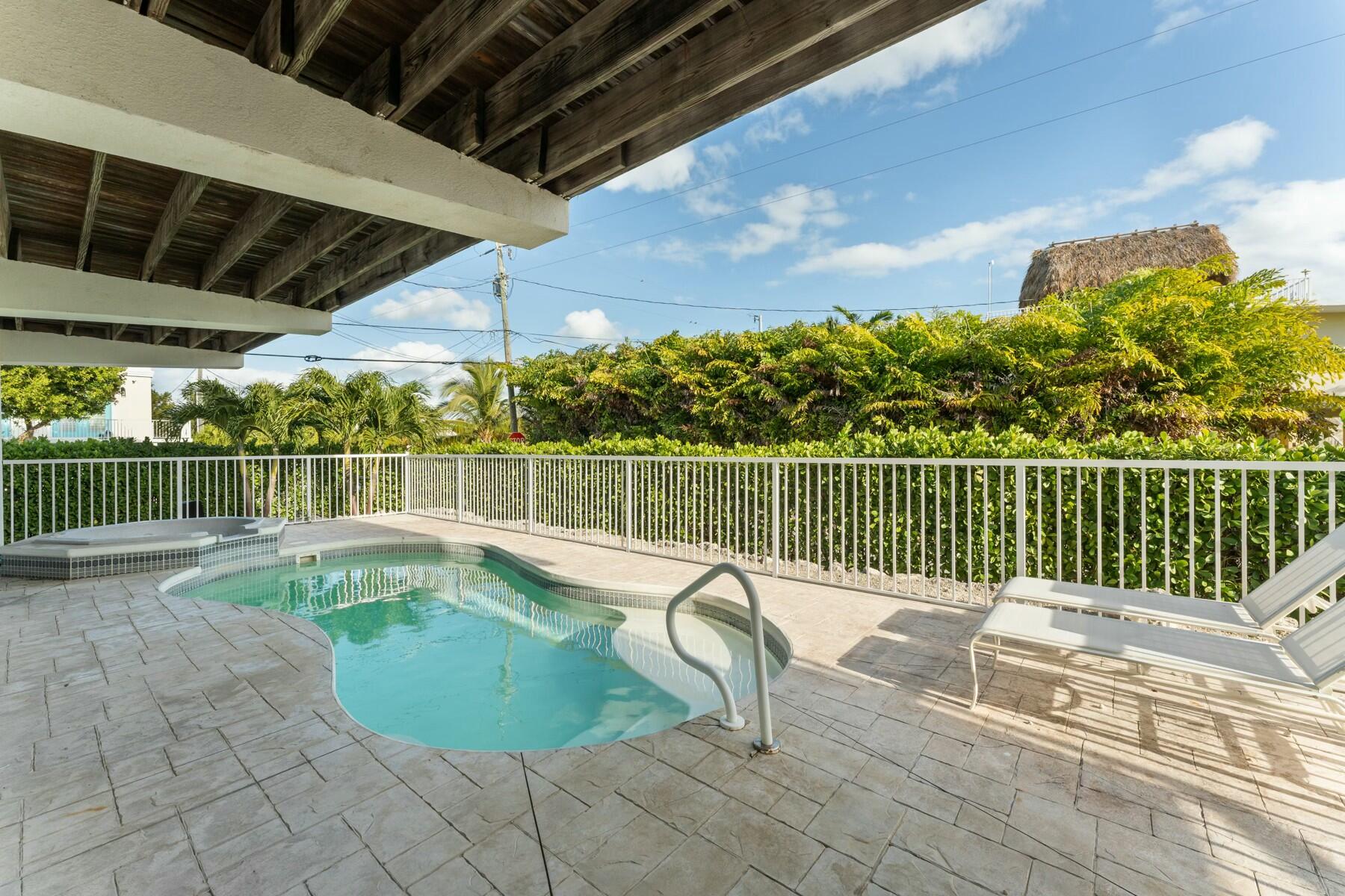1010 Snapper Lane Property Photo 18