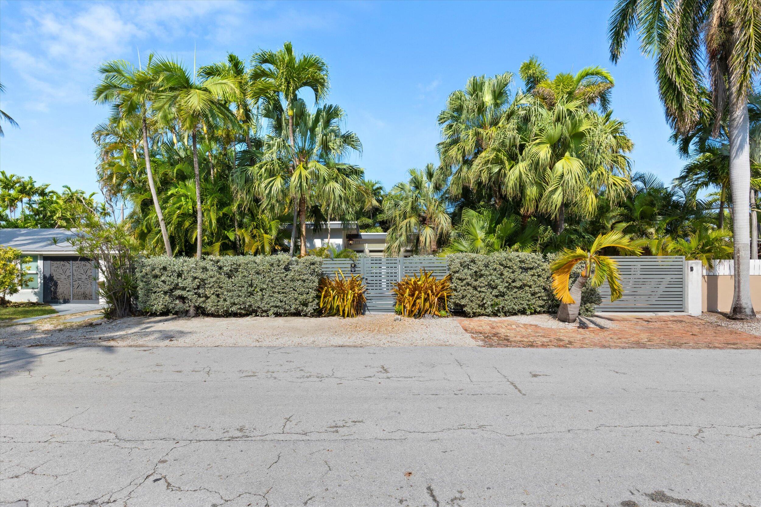 1511 Johnson Street Property Photo 1