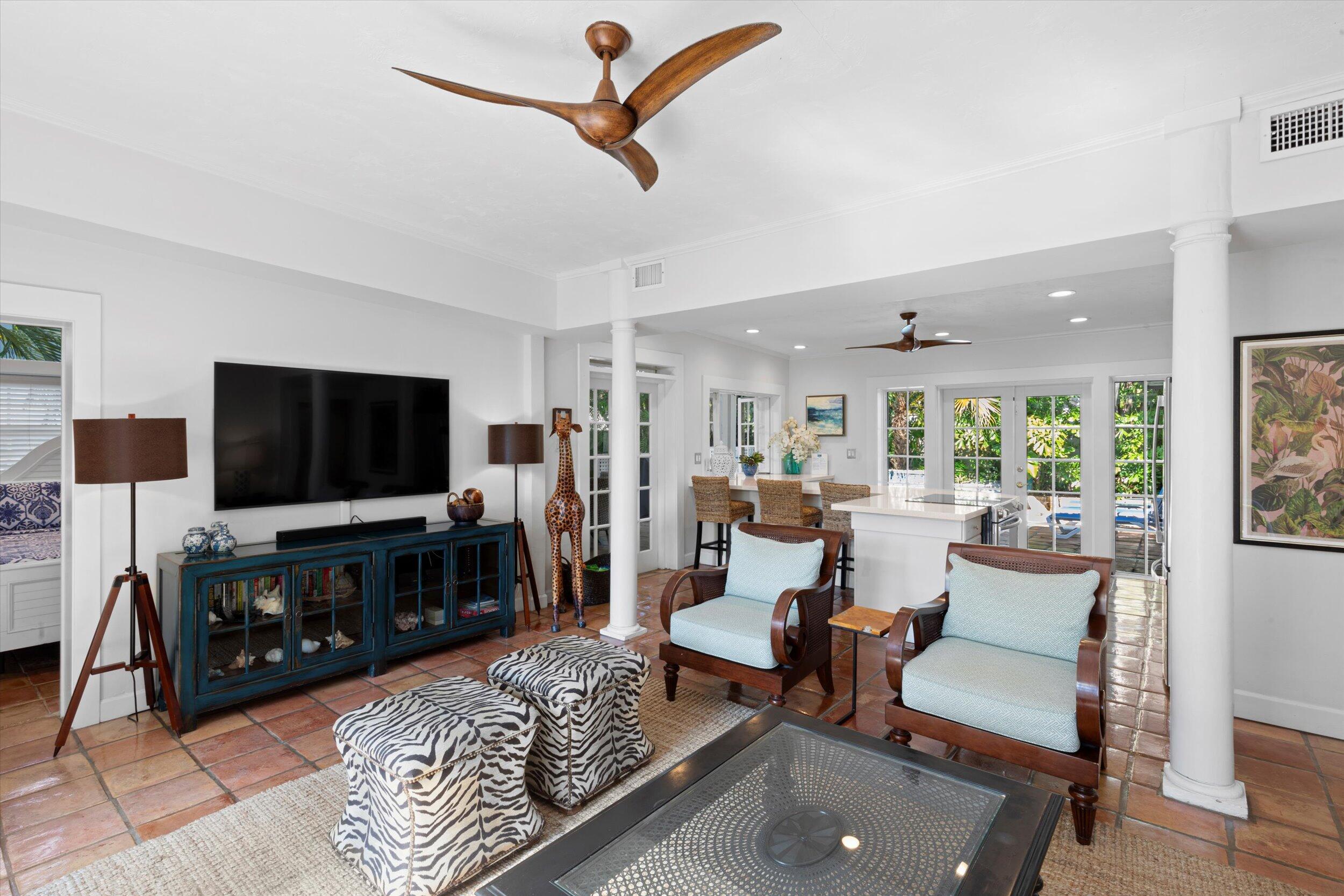 1511 Johnson Street Property Photo 8
