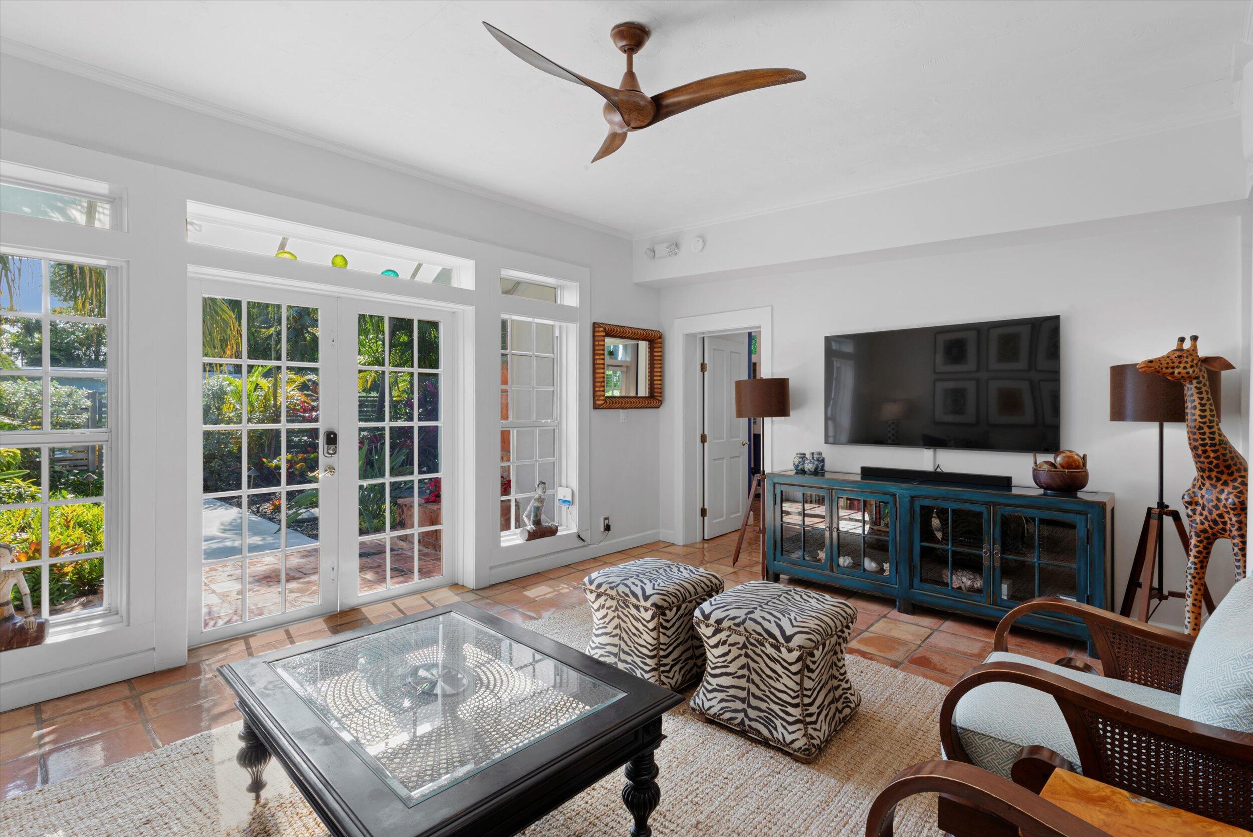 1511 Johnson Street Property Photo 9