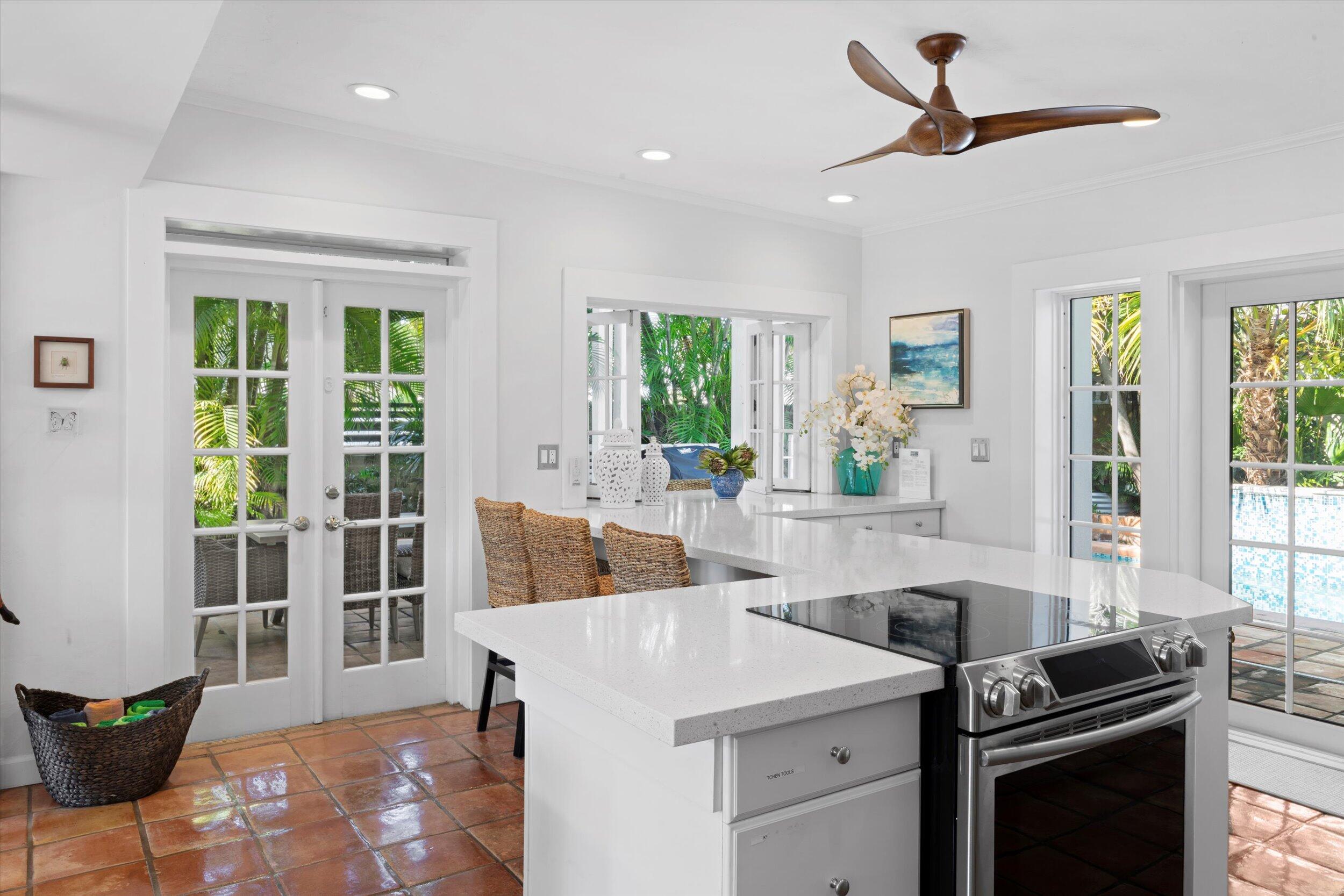 1511 Johnson Street Property Photo 15