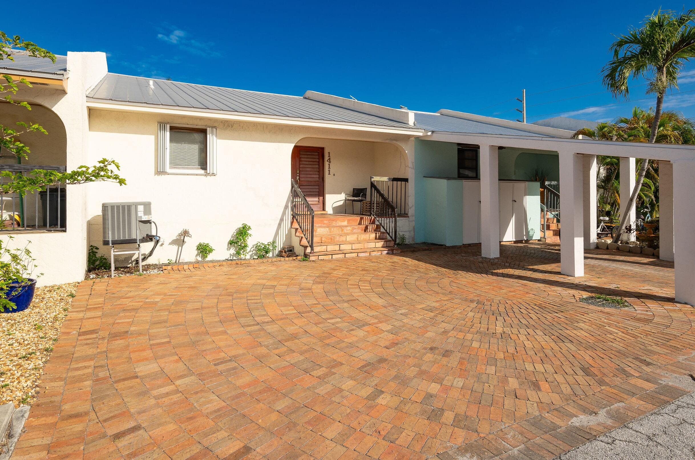 1411 Sun Terrace Property Photo 2