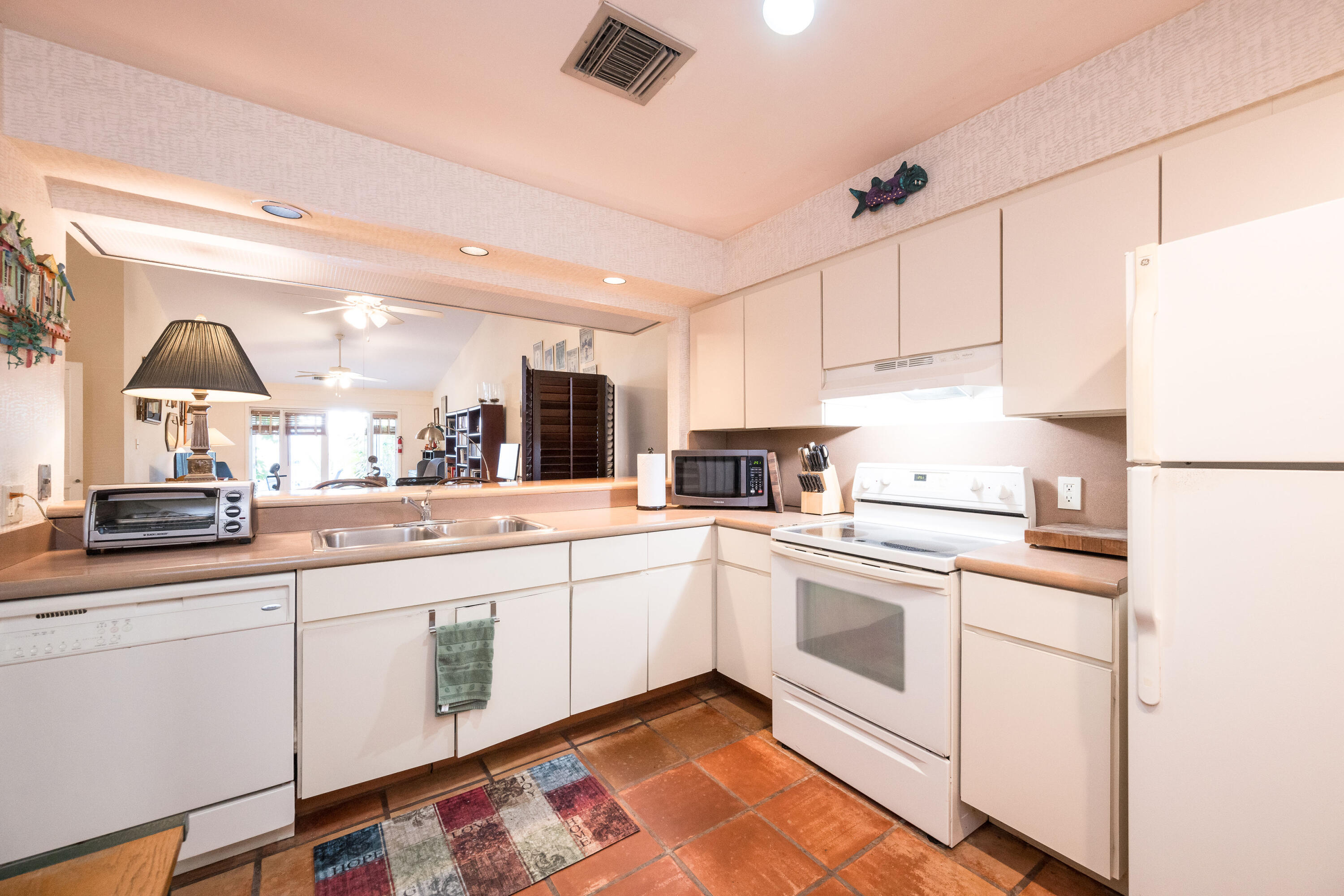 1411 Sun Terrace Property Photo 7