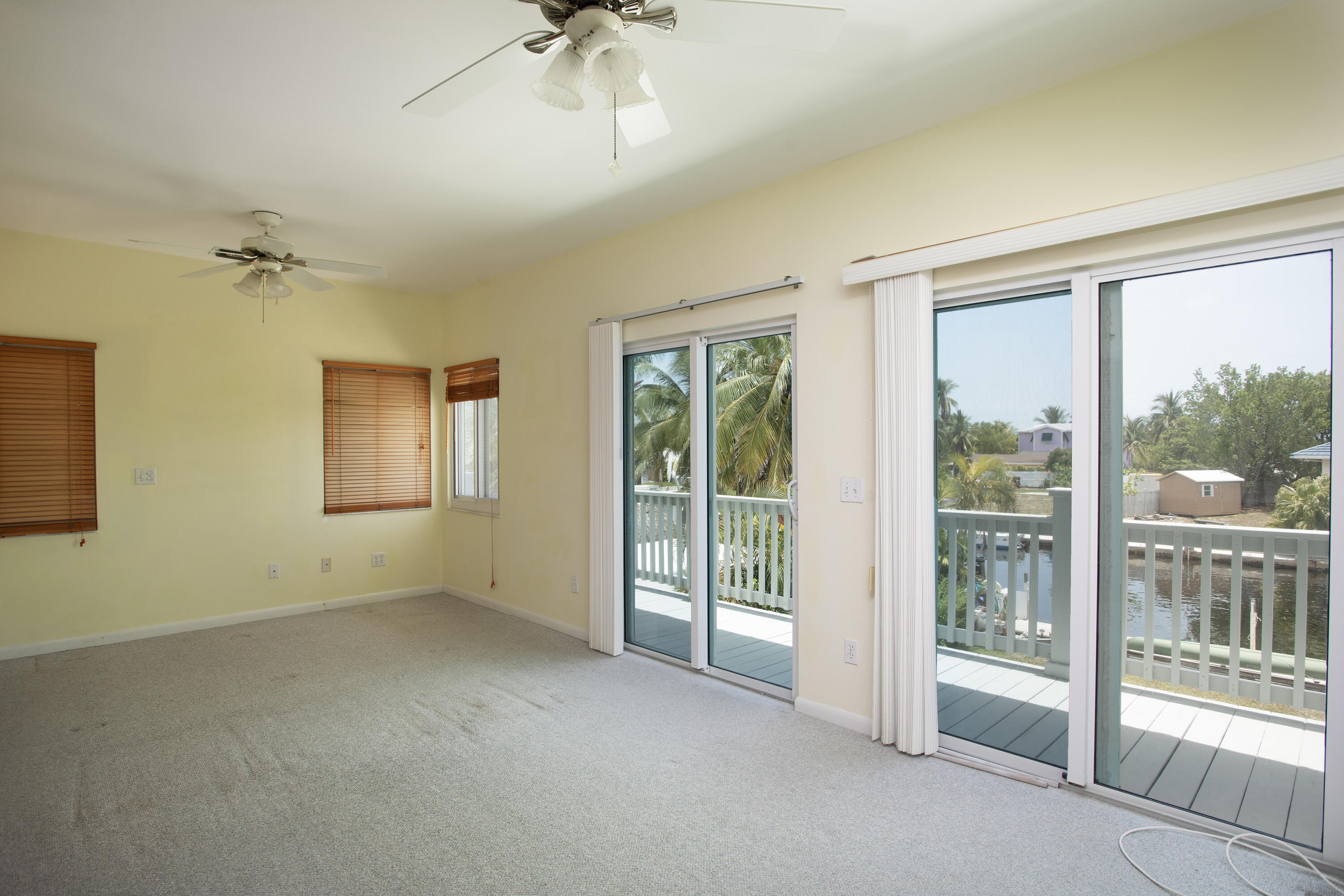 2934 Riviera Drive Property Photo 15