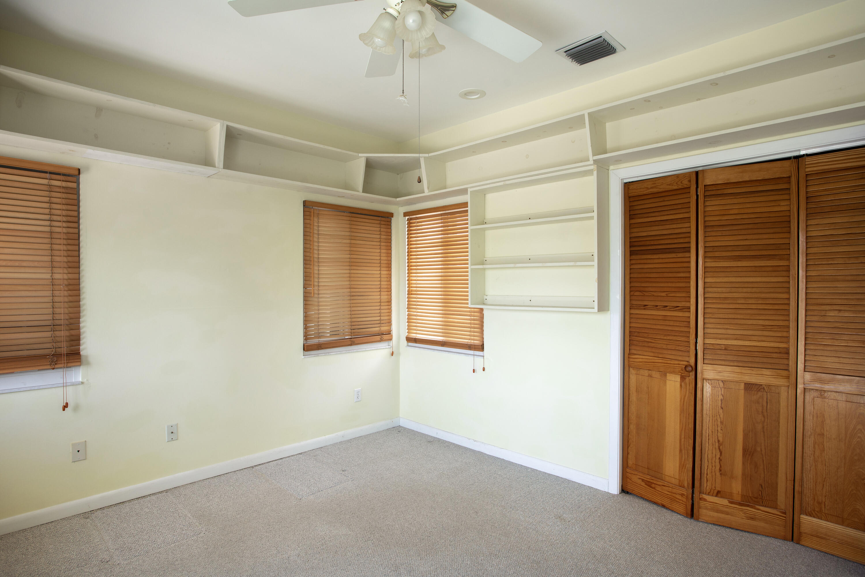2934 Riviera Drive Property Photo 21