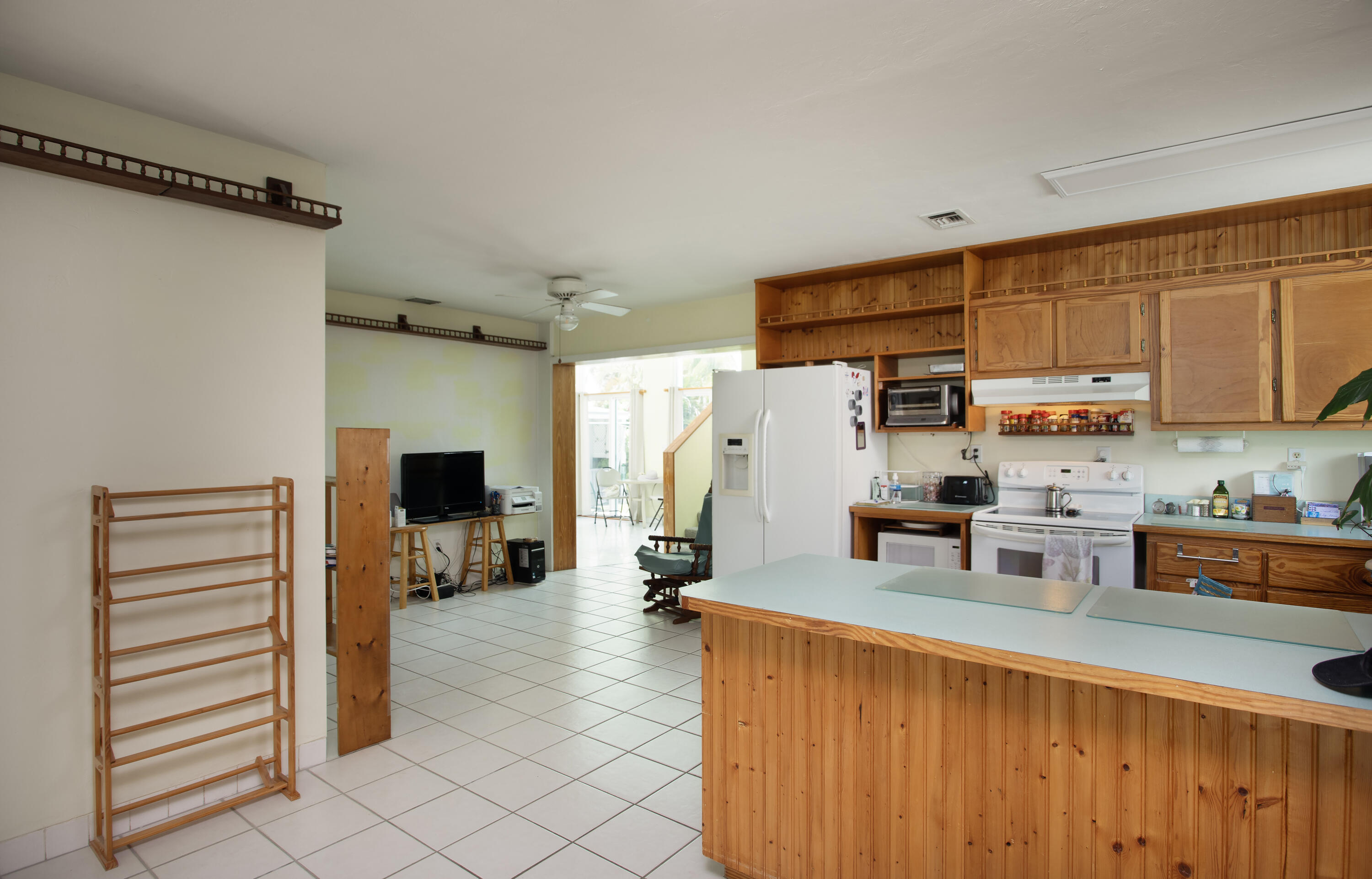2934 Riviera Drive Property Photo 27
