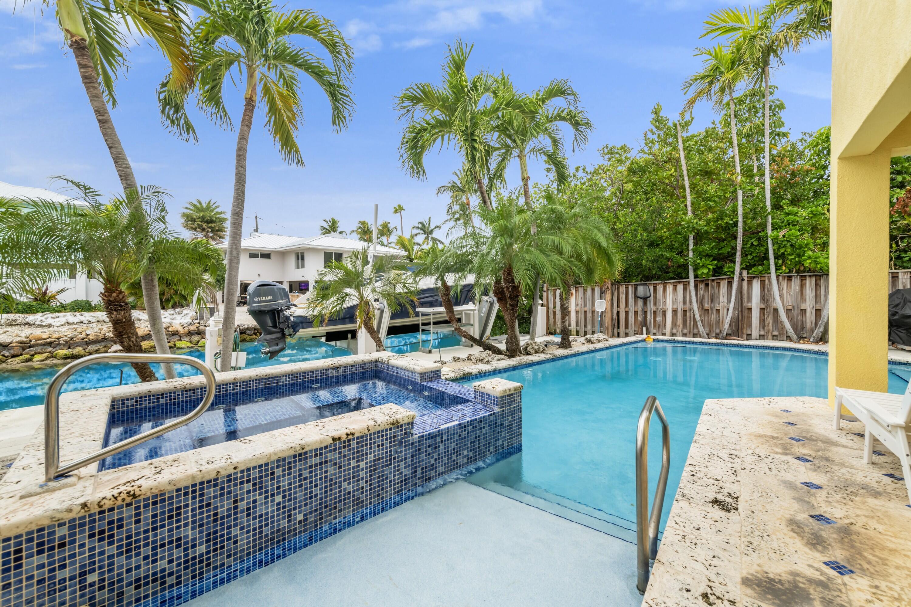 600 Calle De Luna Property Photo 4