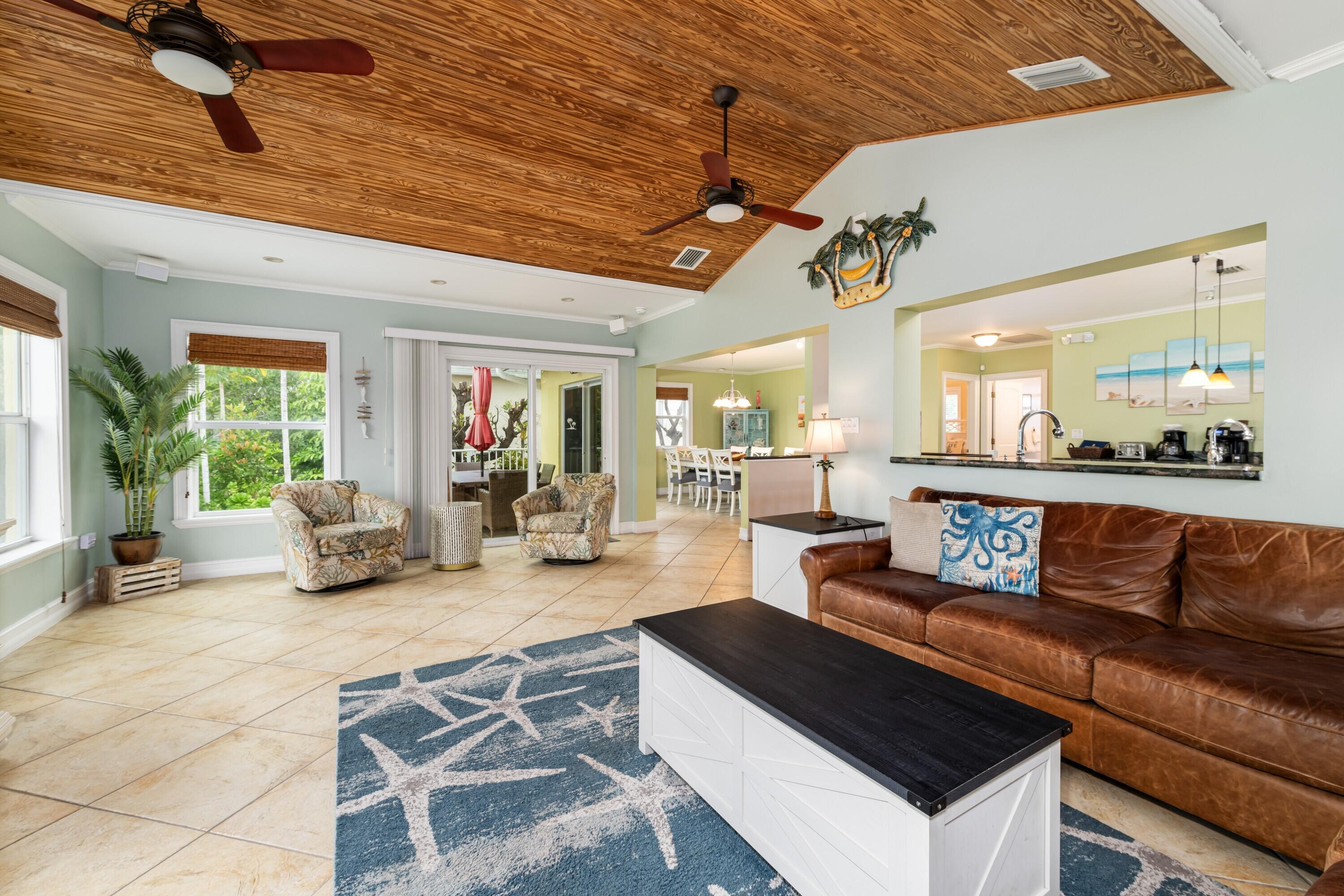 600 Calle De Luna Property Photo 7